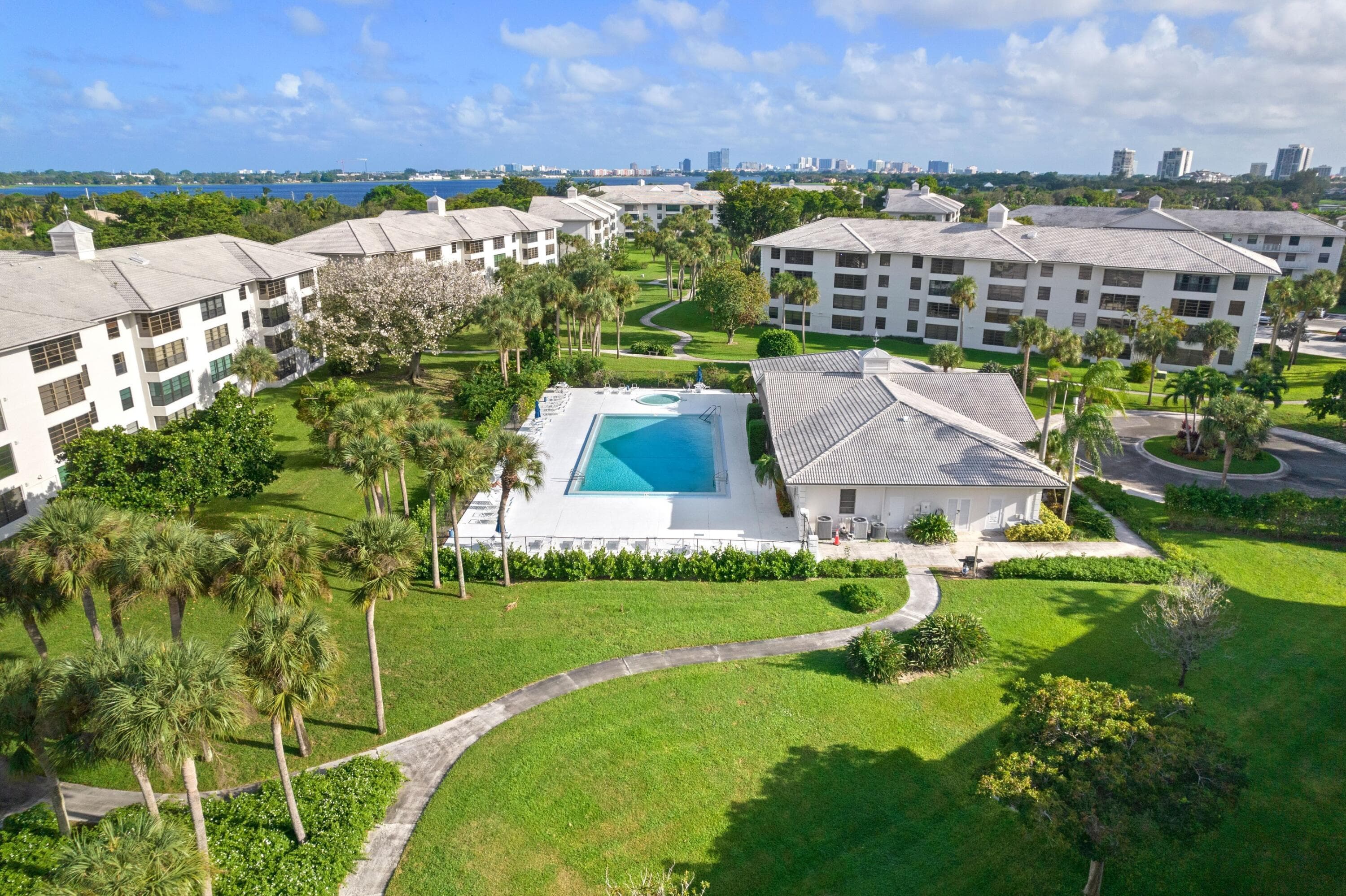3650 Whitehall Drive 202, West Palm Beach, FL 33401 — photo 11 of 36