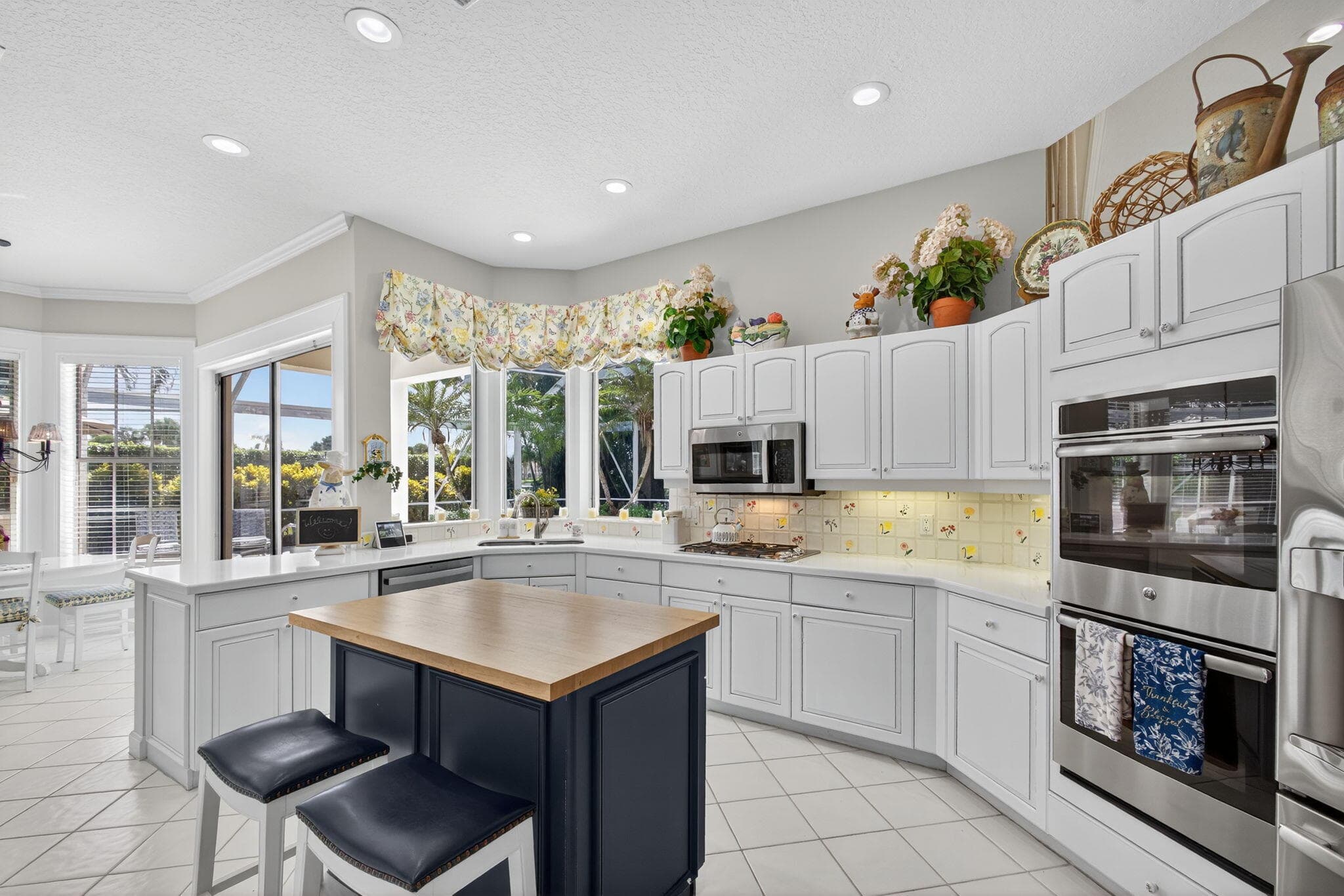 8784 Lakes Boulevard, West Palm Beach, FL 33412 — photo 16 of 89