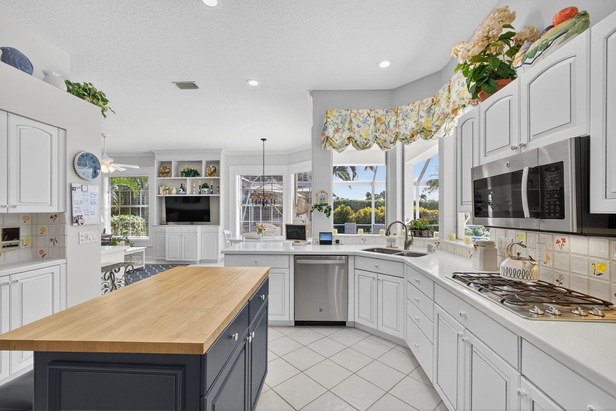 8784 Lakes Boulevard, West Palm Beach, FL 33412 — photo 17 of 89