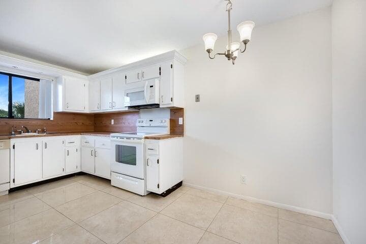 7770 Tahiti Lane 405, Lake Worth, FL 33467 — photo 5 of 20
