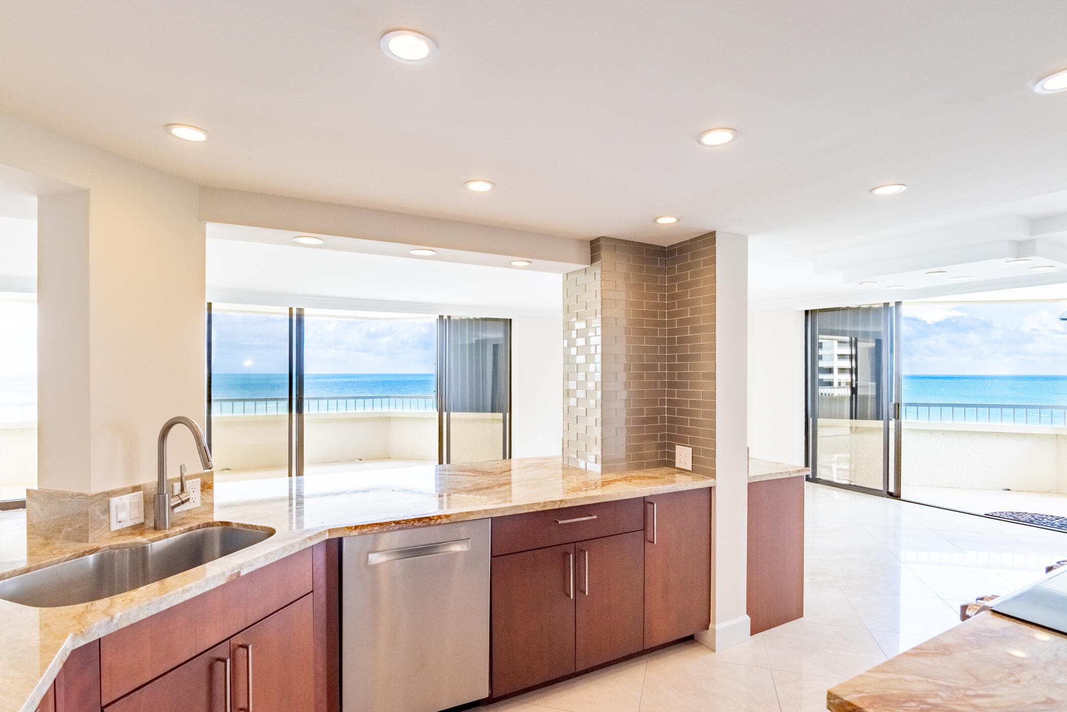 5070 N Ocean Drive 10a, Singer Island, FL 33404 — photo 11 of 39