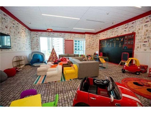 1080 Brickell Avenue 3305, Miami, FL 33131 — photo 11 of 30