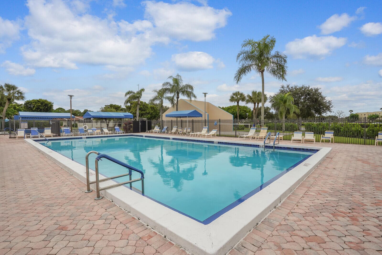5190 Las Verdes Circle 214, Delray Beach, FL 33484 — photo 25 of 39