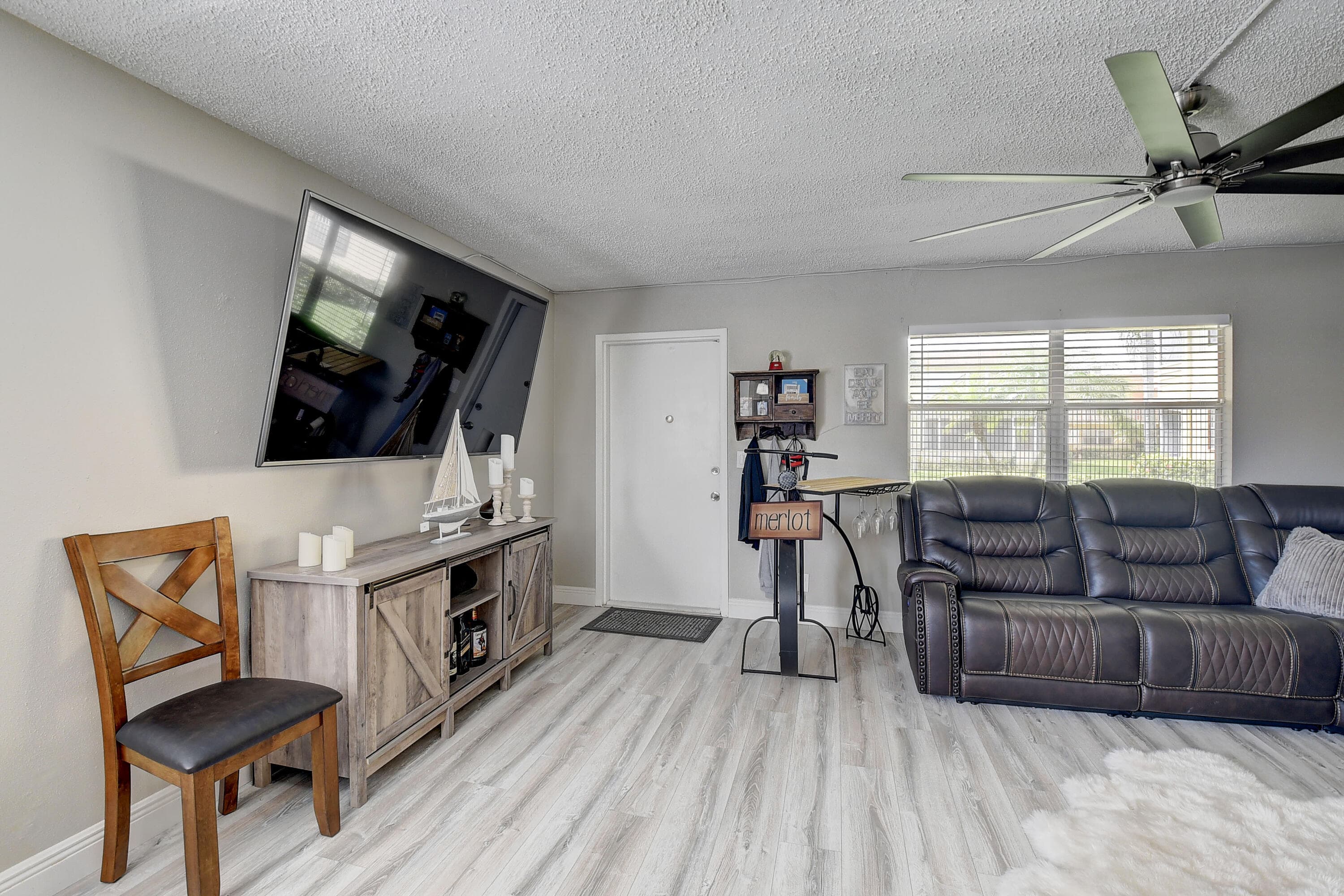 151 Saxony D 151, Delray Beach, FL 33446 — photo 7 of 43