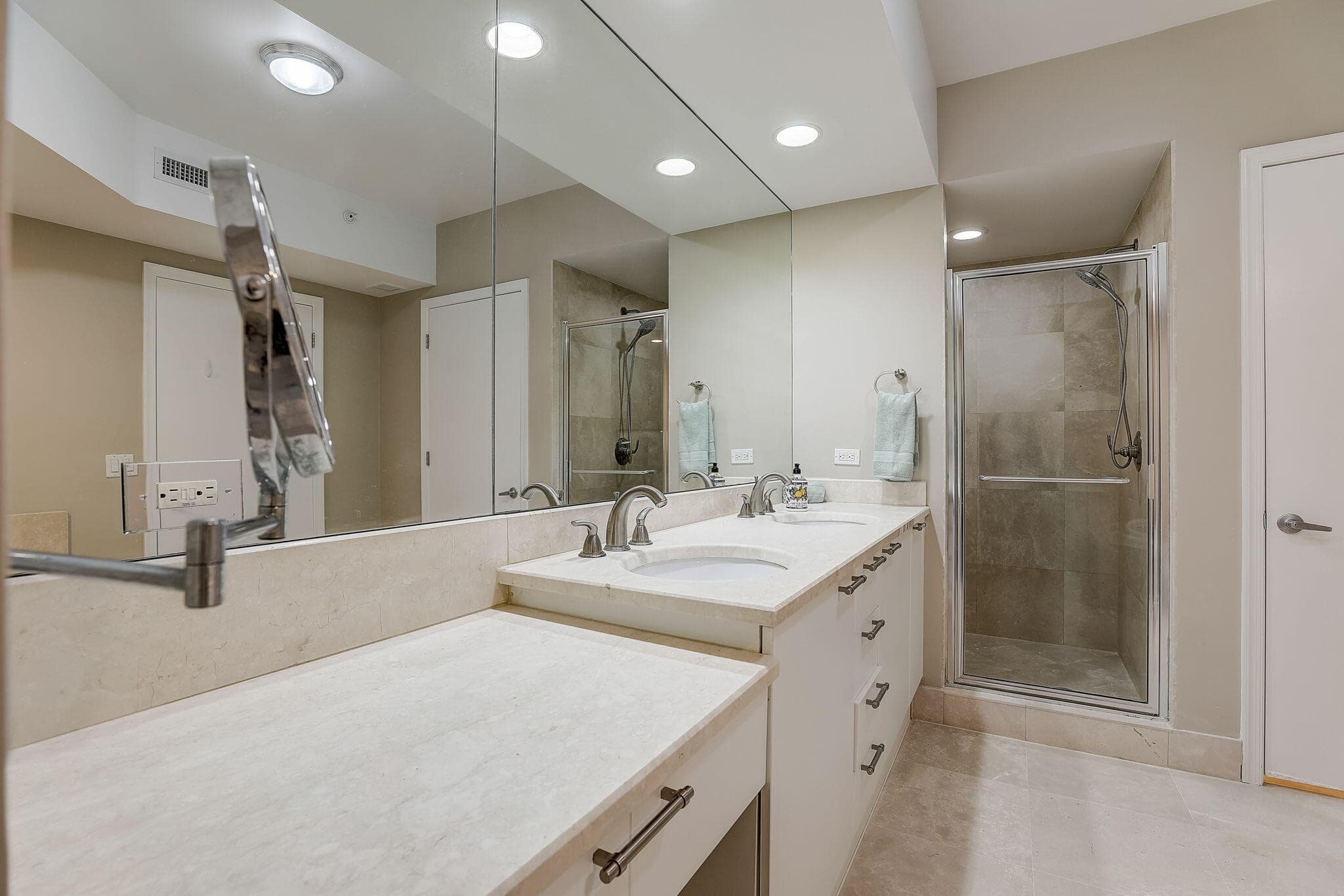 2650 Lake Shore Drive 804, Riviera Beach, FL 33404 — photo 26 of 59