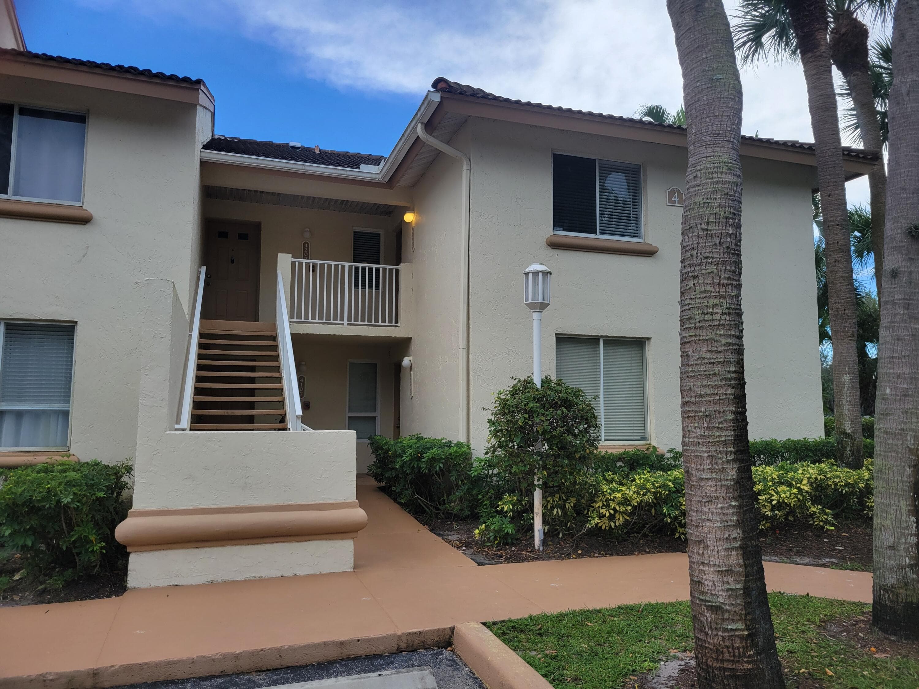4208 Glenmoor Drive, West Palm Beach, FL 33409 — photo 2 of 36