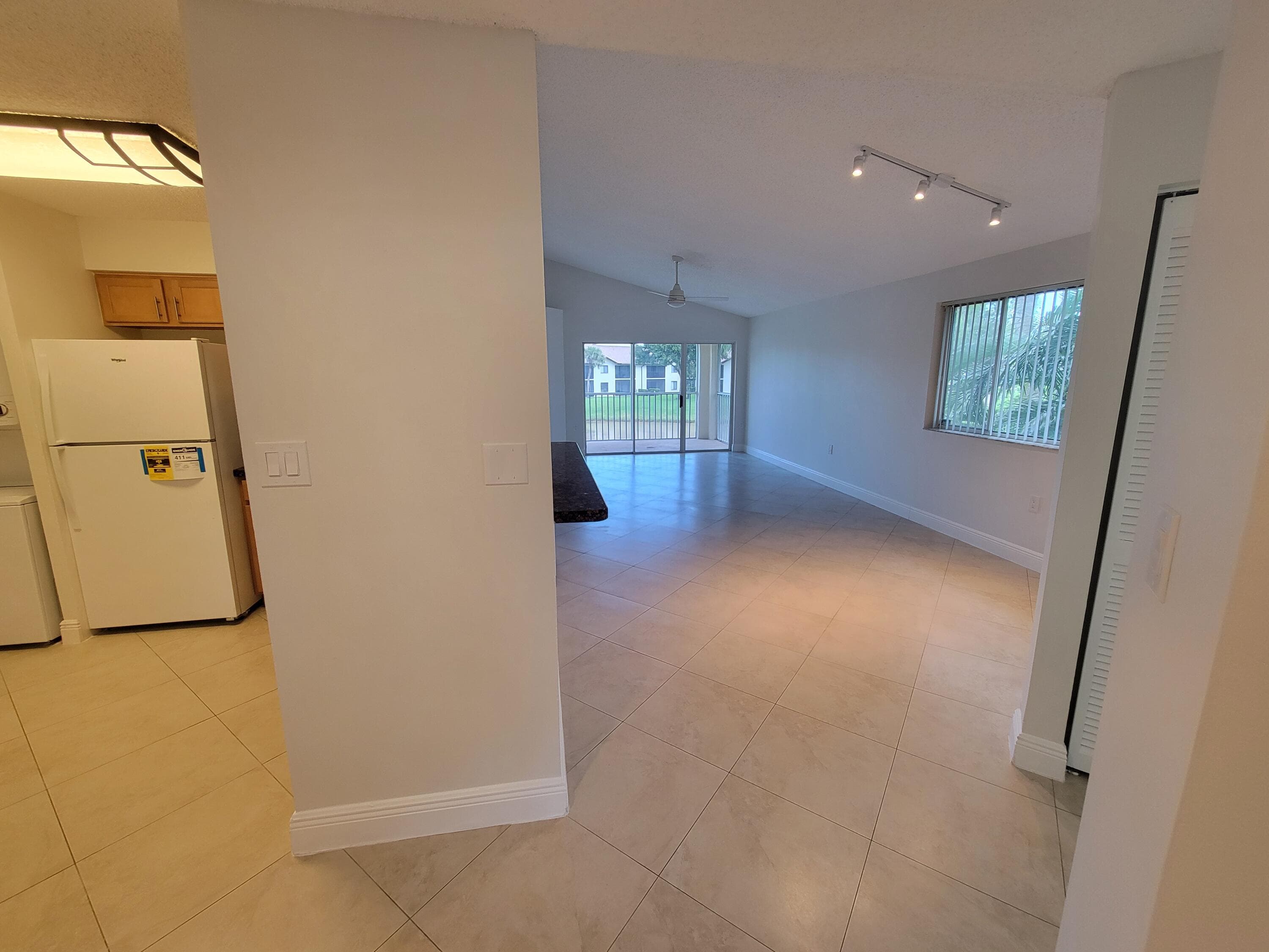 4208 Glenmoor Drive, West Palm Beach, FL 33409 — photo 8 of 36
