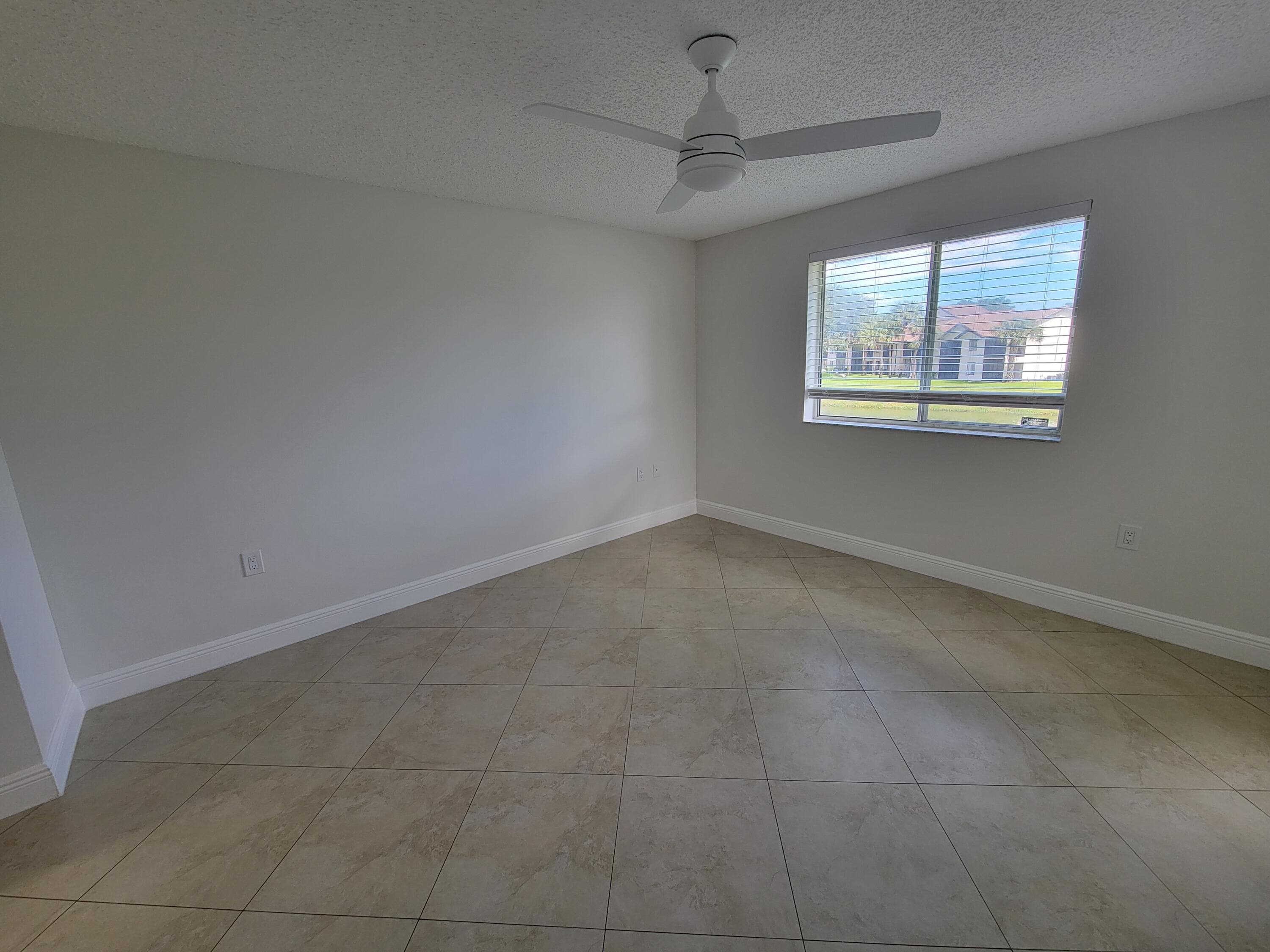 4208 Glenmoor Drive, West Palm Beach, FL 33409 — photo 11 of 36