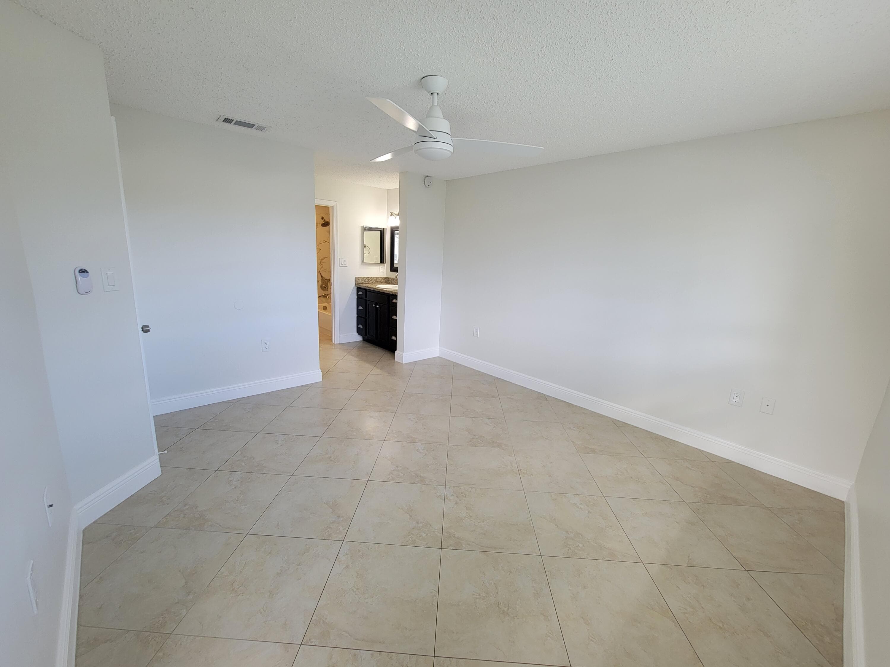 4208 Glenmoor Drive, West Palm Beach, FL 33409 — photo 13 of 36