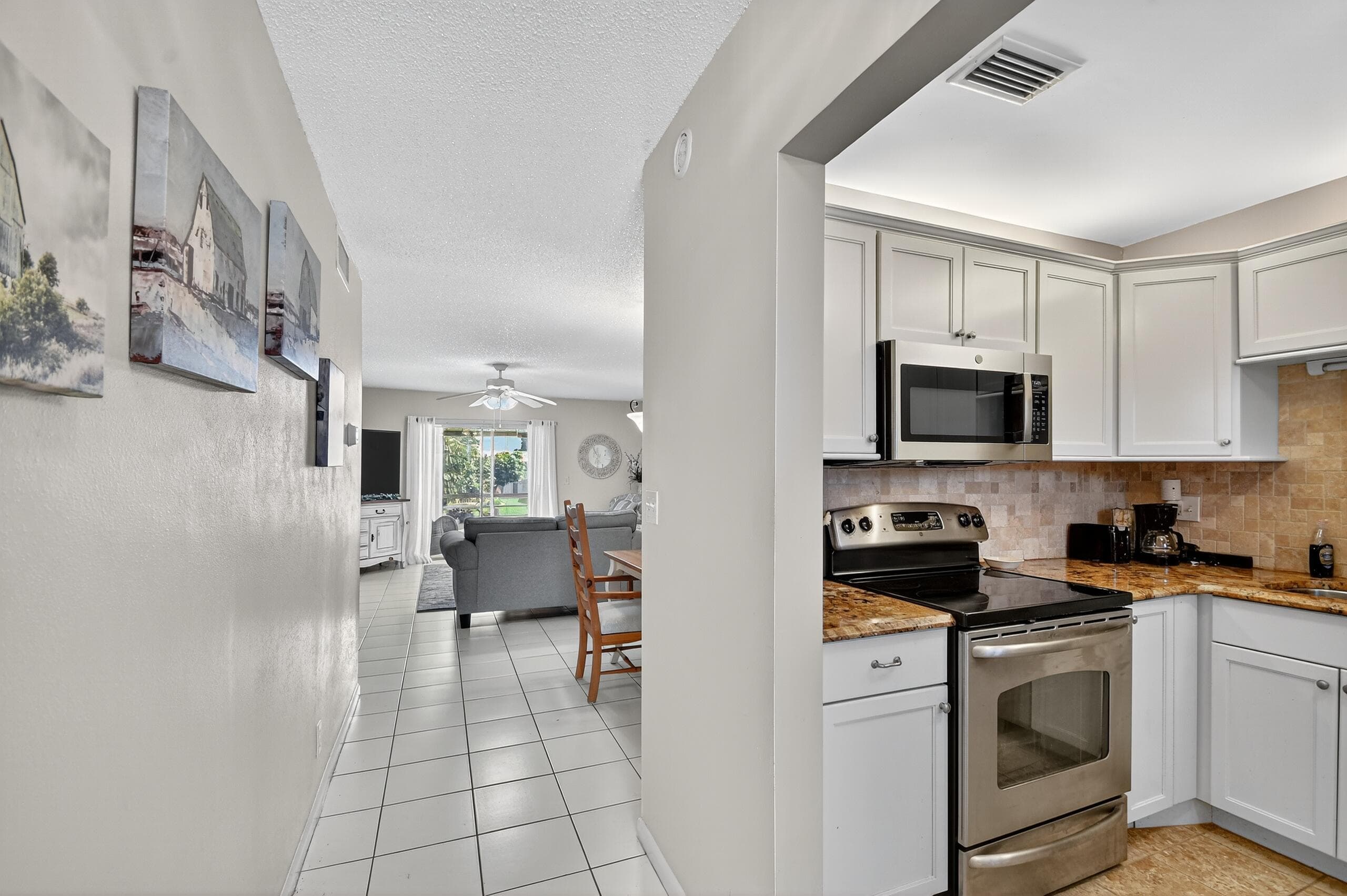 204 Oxford 300, West Palm Beach, FL 33417 — photo 3 of 39