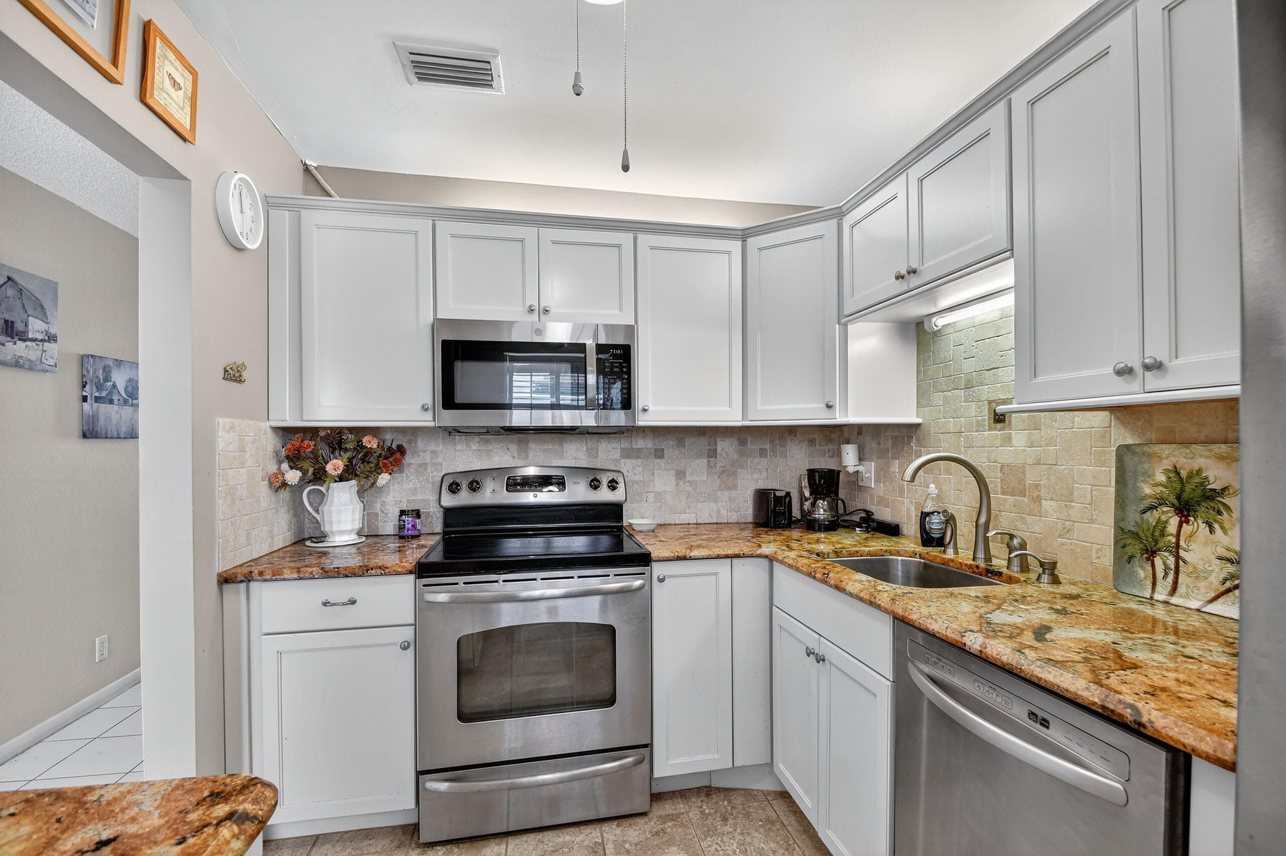 204 Oxford 300, West Palm Beach, FL 33417 — photo 6 of 39