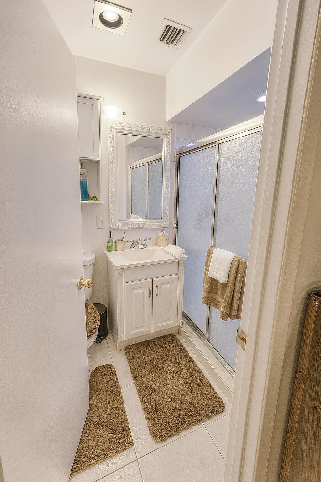 2084 Laura Lane, West Palm Beach, FL 33415 — photo 15 of 25