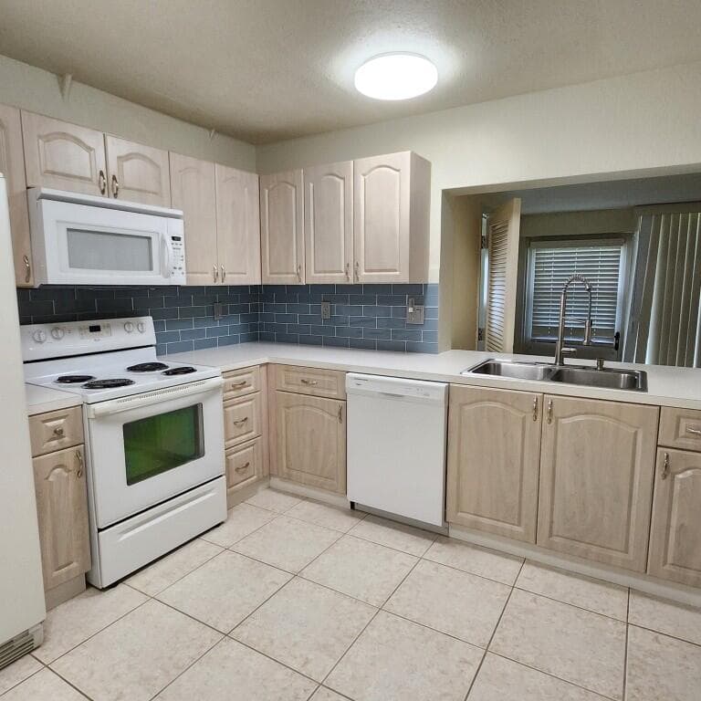 11249 SW 169th Street V4831, Miami, FL 33157 — photo 4 of 18