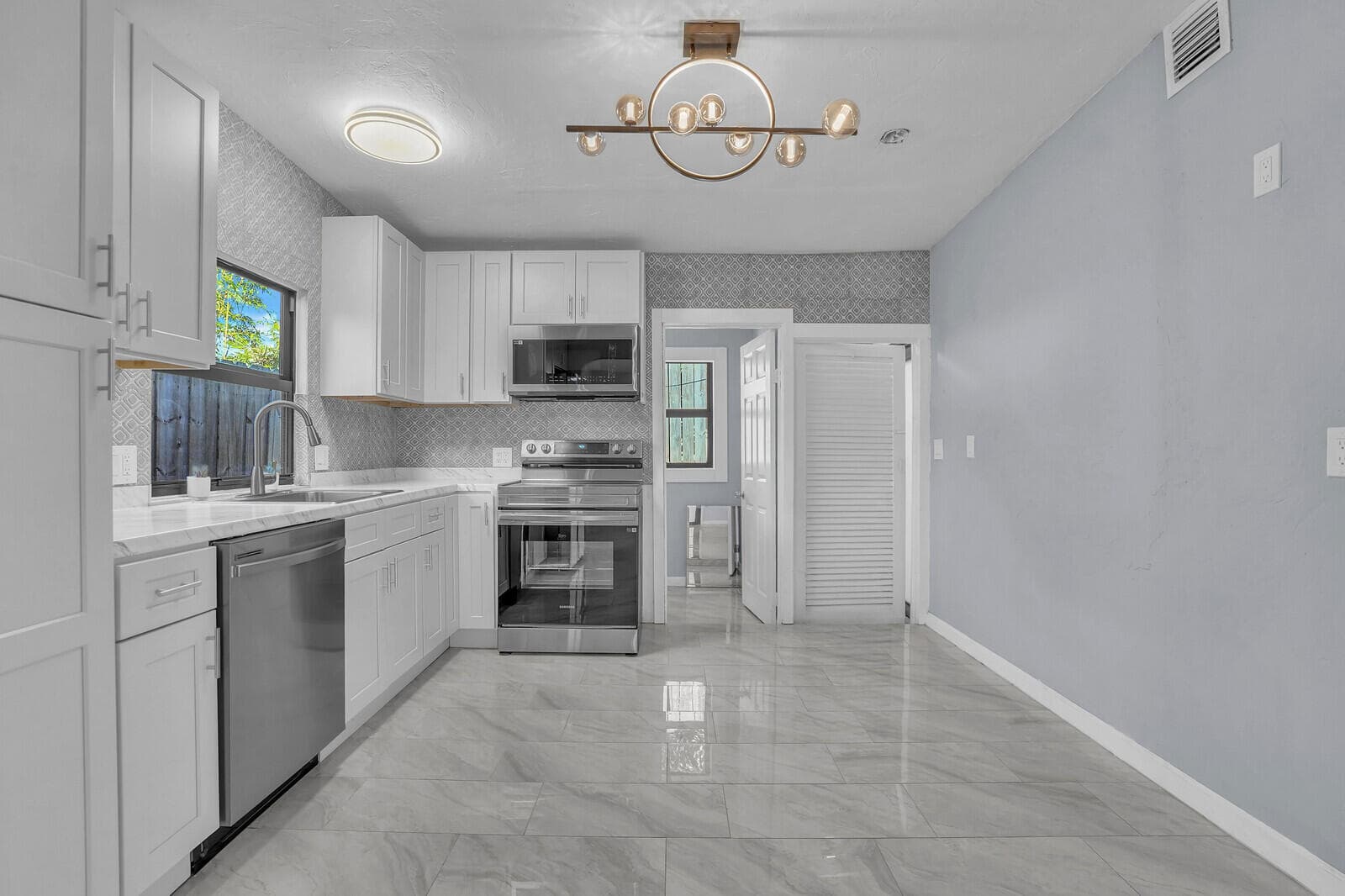 503 58th Street, West Palm Beach, FL 33407 — photo 11 of 36