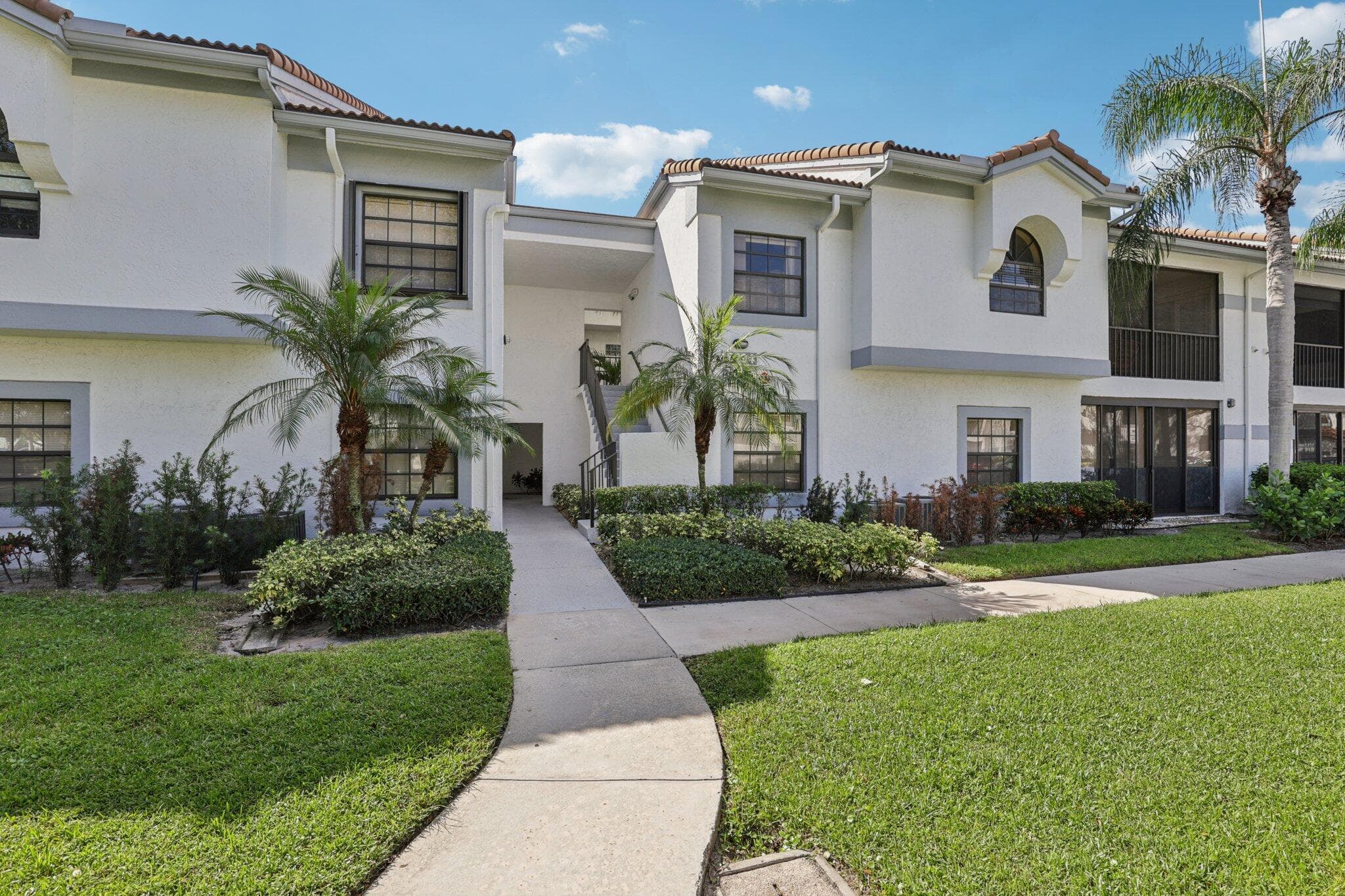 5394 Firenze Drive O, Boynton Beach, FL 33437 — photo 1 of 37