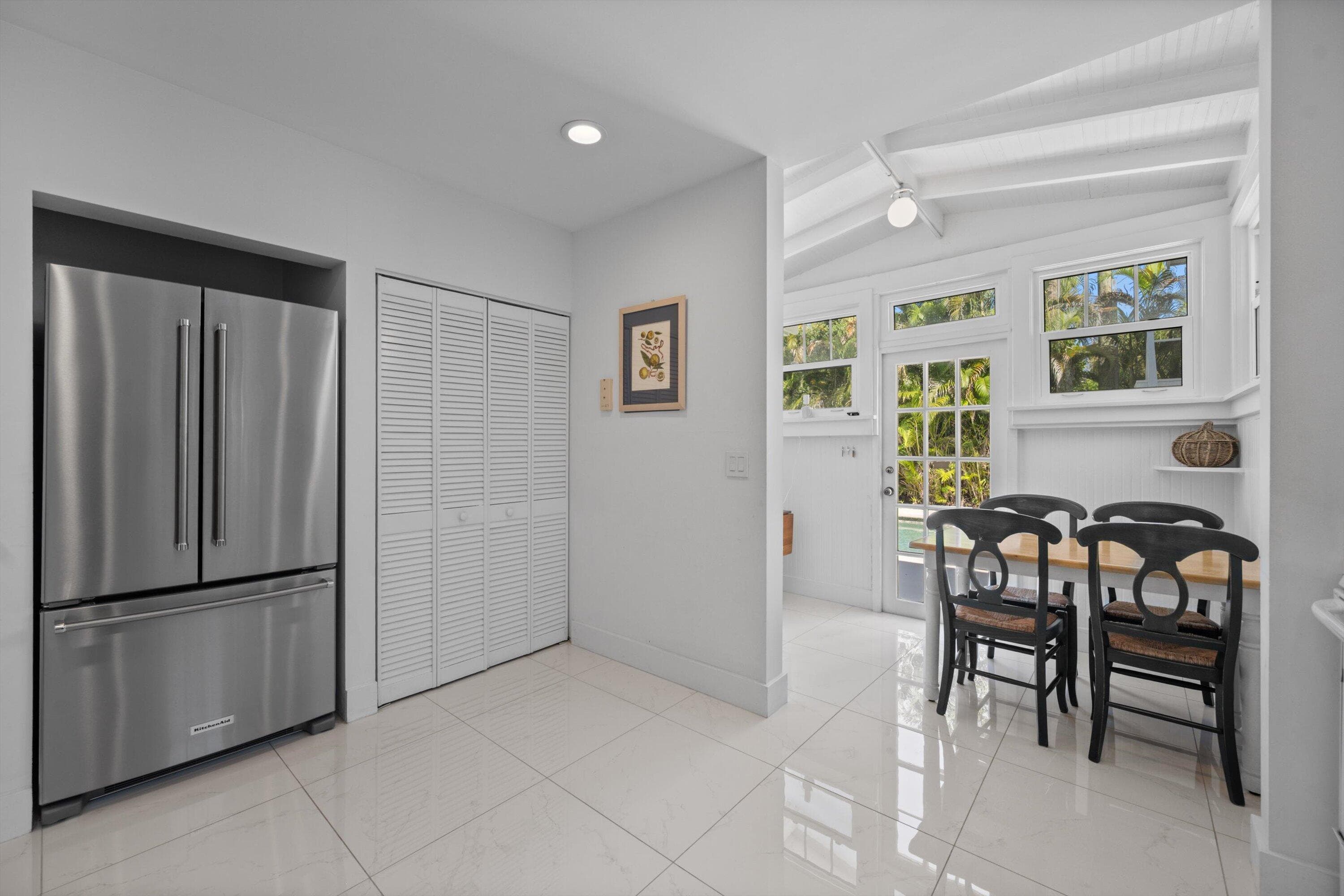 141 Chilean Avenue, Palm Beach, FL 33480 — photo 10 of 28