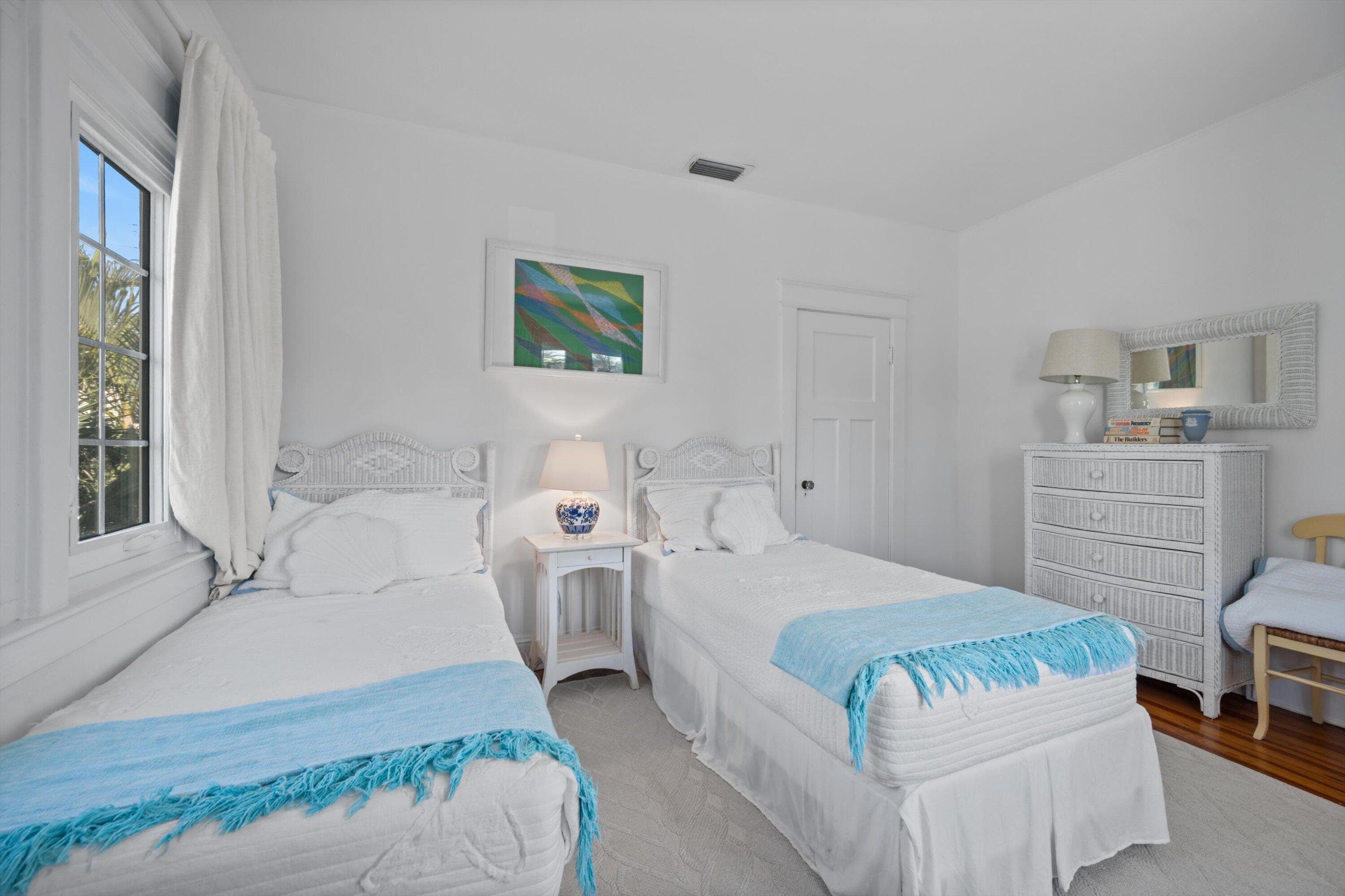 141 Chilean Avenue, Palm Beach, FL 33480 — photo 20 of 28