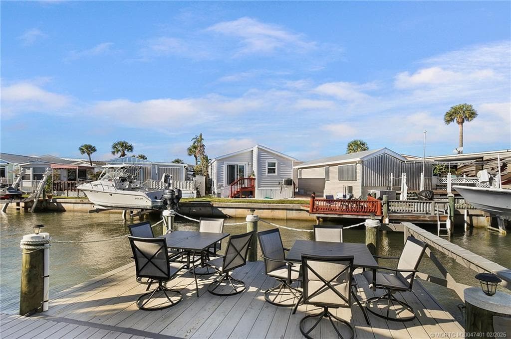 1092 Nettles Boulevard, Jensen Beach, FL 34957 — photo 5 of 35