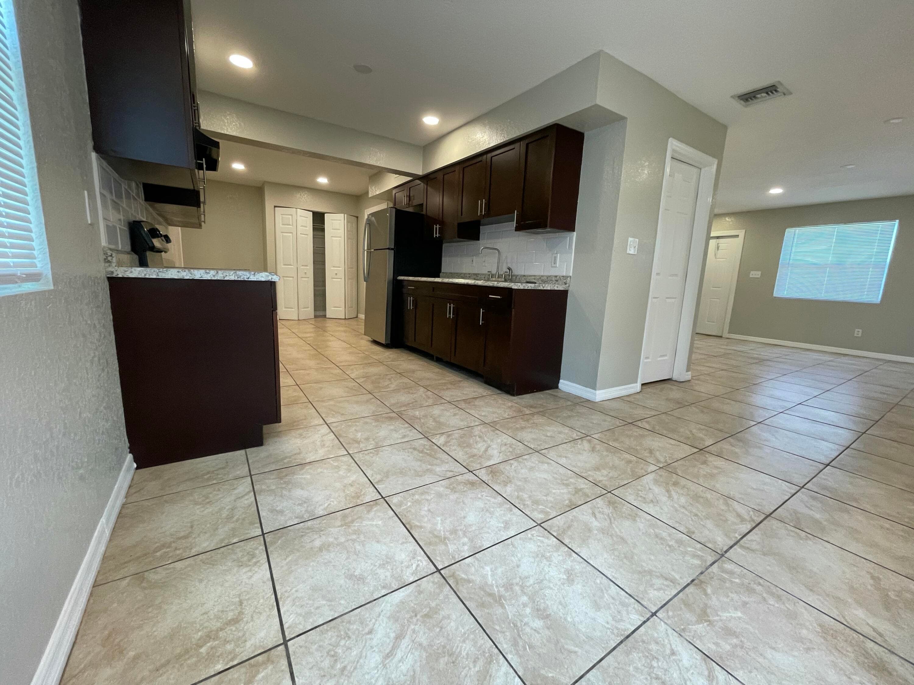 2886 Harson Way, Fort Pierce, FL 34946 — photo 5 of 28