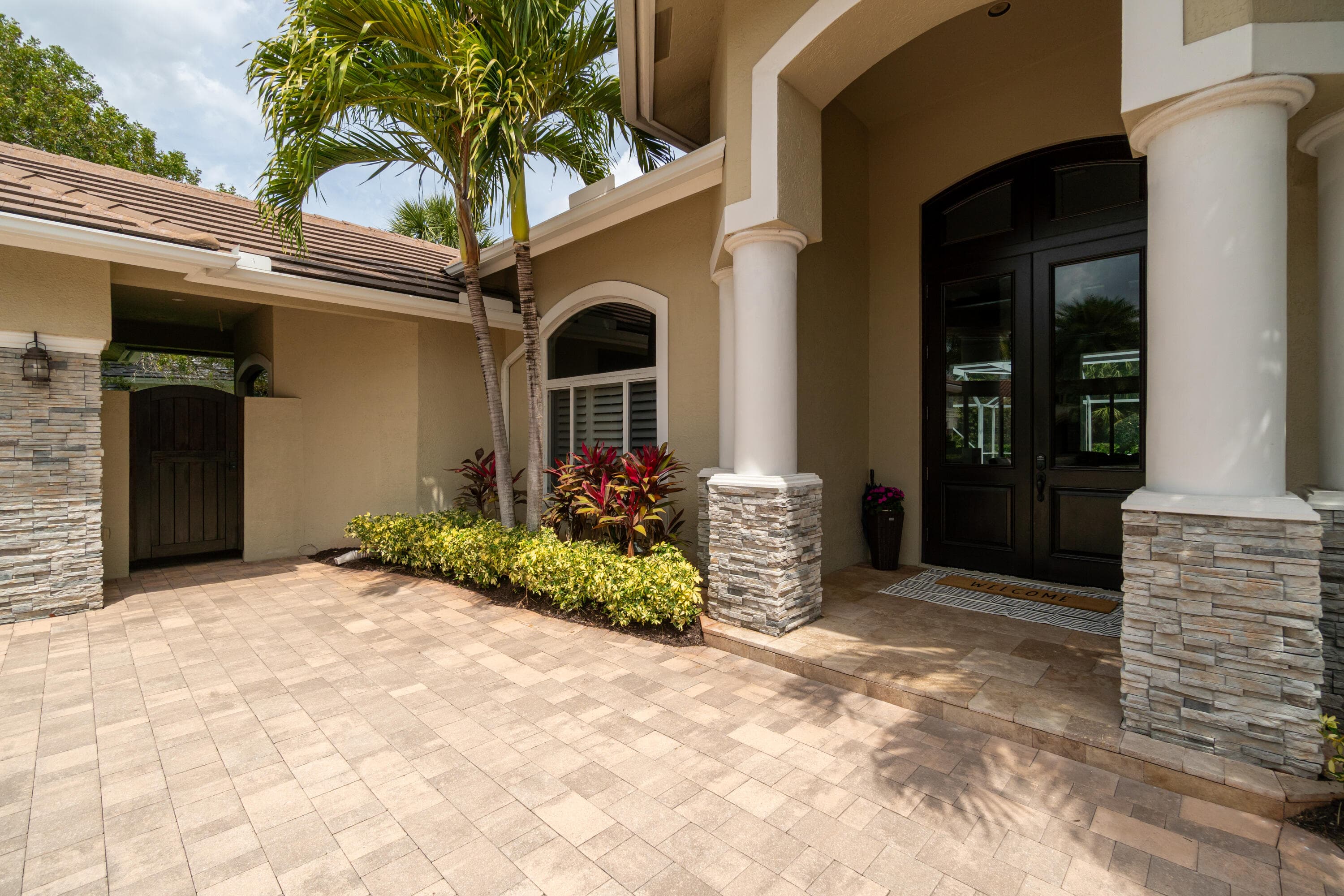 1209 Breakers West Boulevard, West Palm Beach, FL 33411 — photo 11 of 73