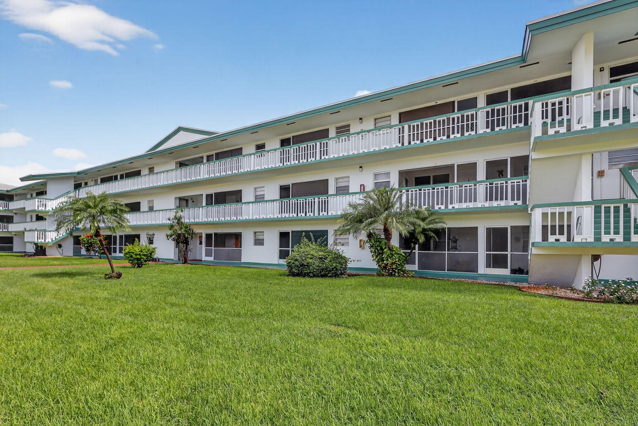 5300 Washington Street J116, Hollywood, FL 33021 — photo 1 of 36