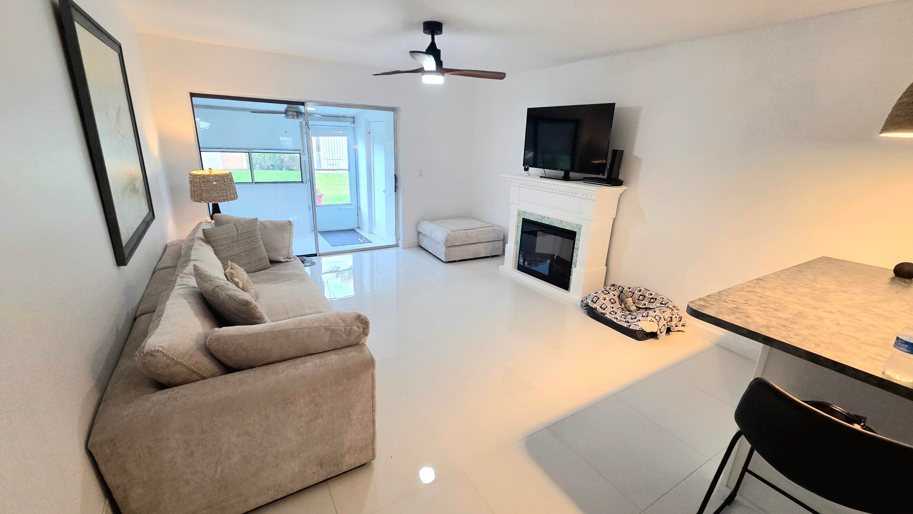 2568 Dudley Drive E G, West Palm Beach, FL 33415 — photo 10 of 38