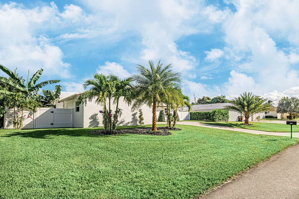 1881 Caribbean Road W, Lake Clarke Shores, FL 33406 — photo 6 of 40