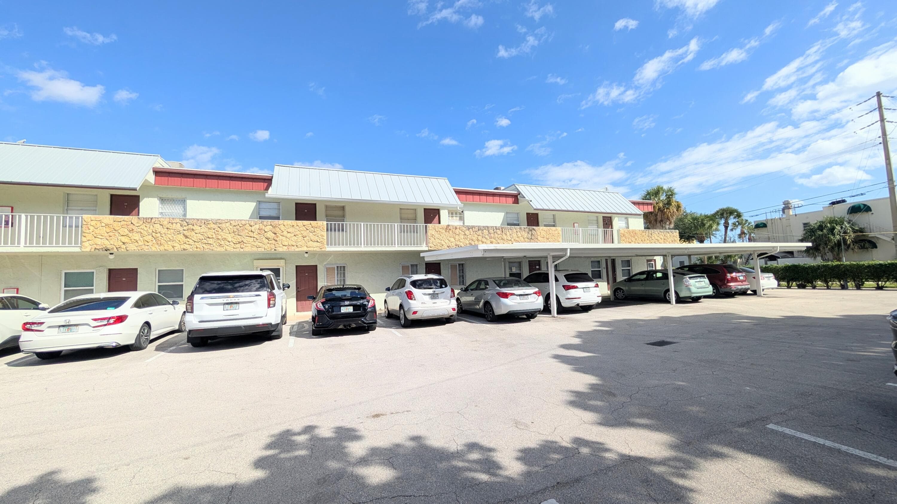 860 SE 6th Avenue 205, Deerfield Beach, FL 33441 — photo 1 of 10