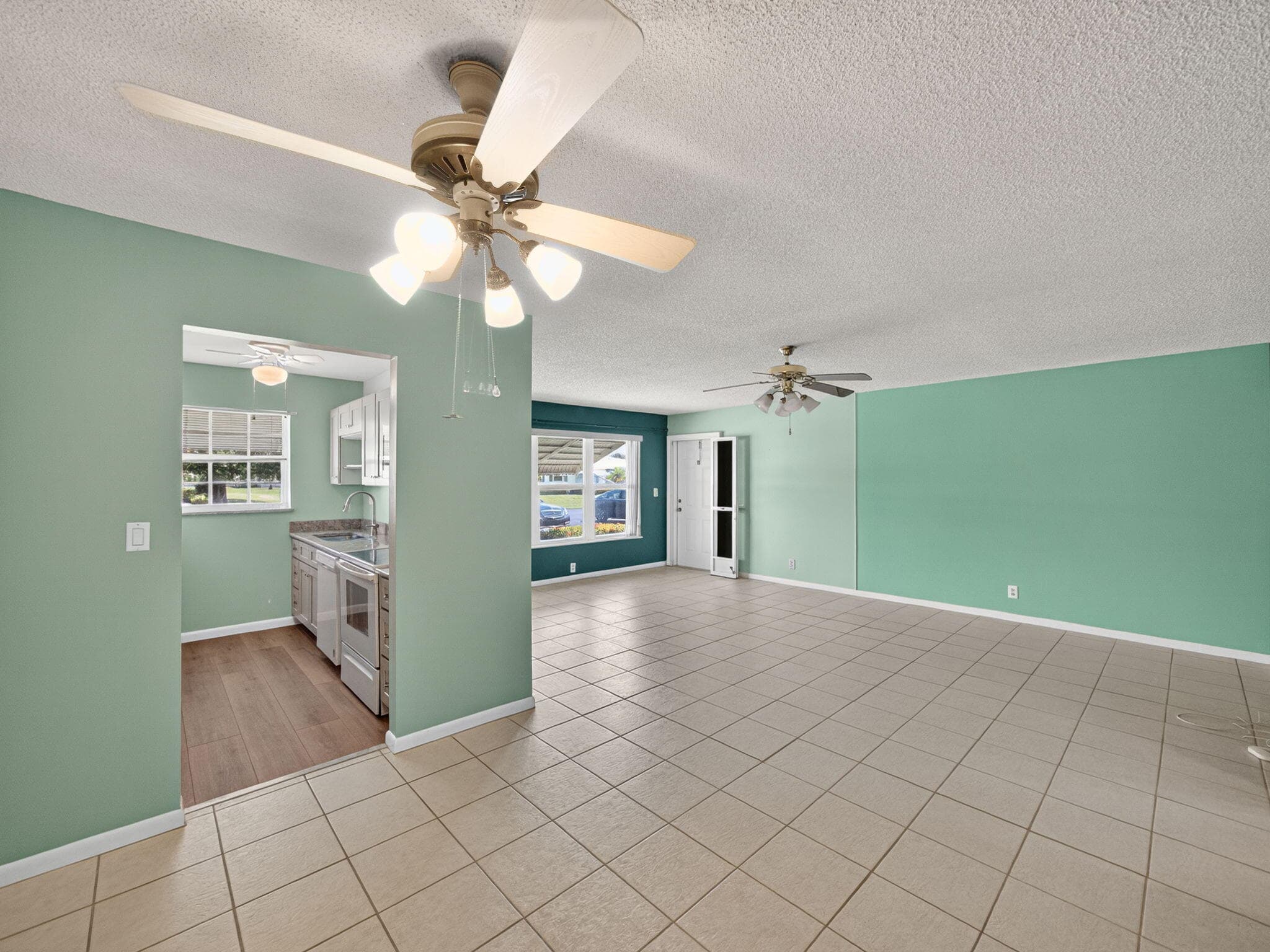 111 Lakes End Drive B, Fort Pierce, FL 34982 — photo 4 of 13