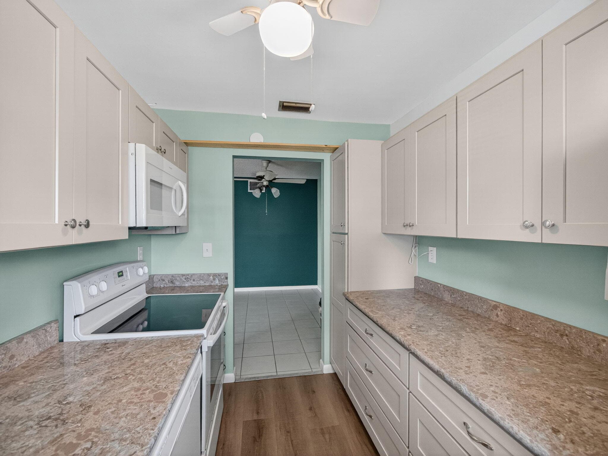 111 Lakes End Drive B, Fort Pierce, FL 34982 — photo 6 of 13