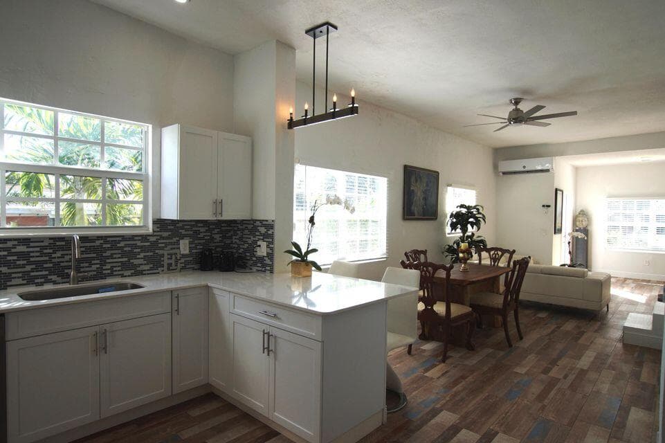 331 NW 1st Avenue, Boynton Beach, FL 33435 — photo 4 of 36