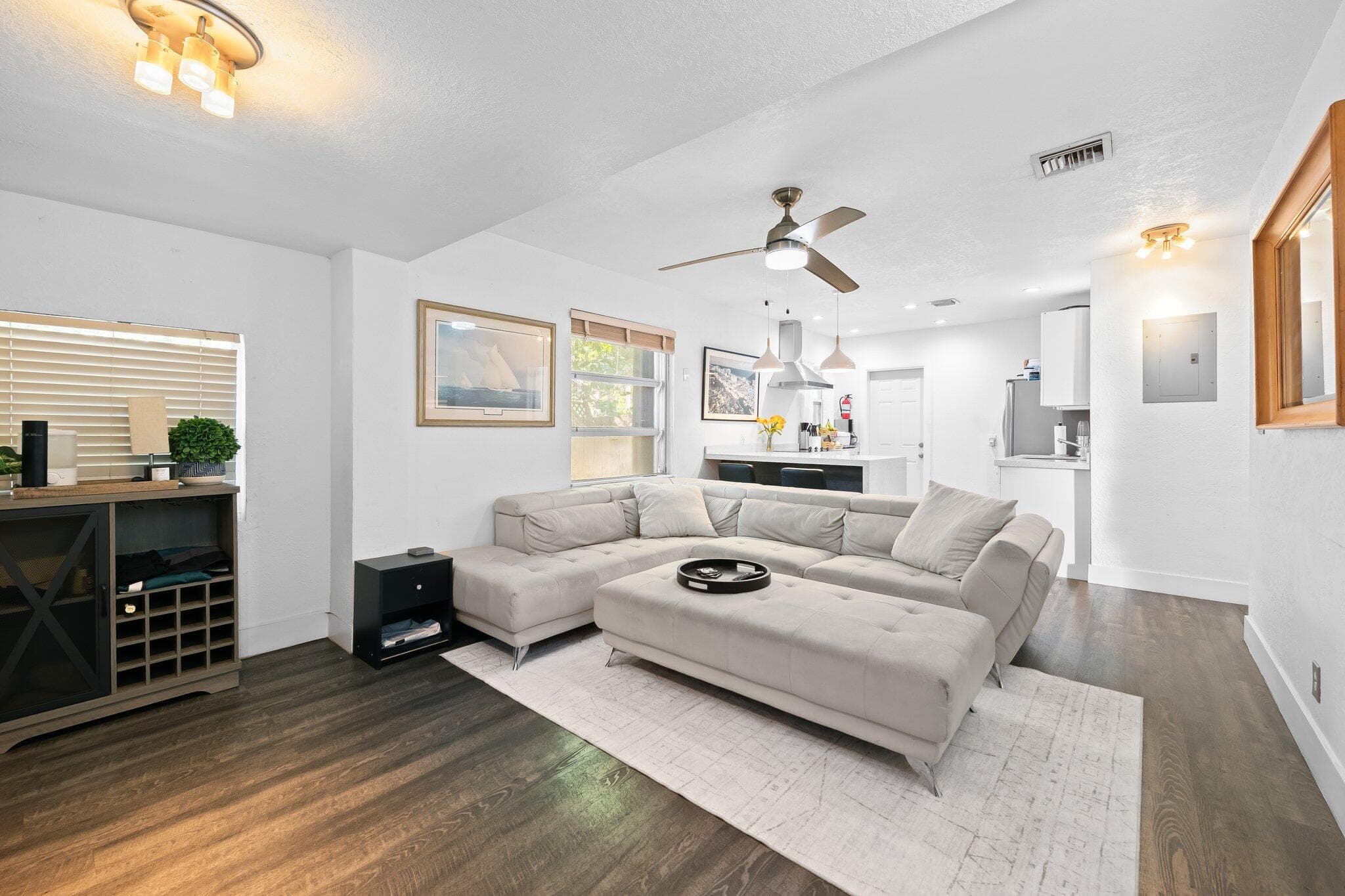 1140 SW 9th Avenue, Fort Lauderdale, FL 33315 — photo 3 of 18
