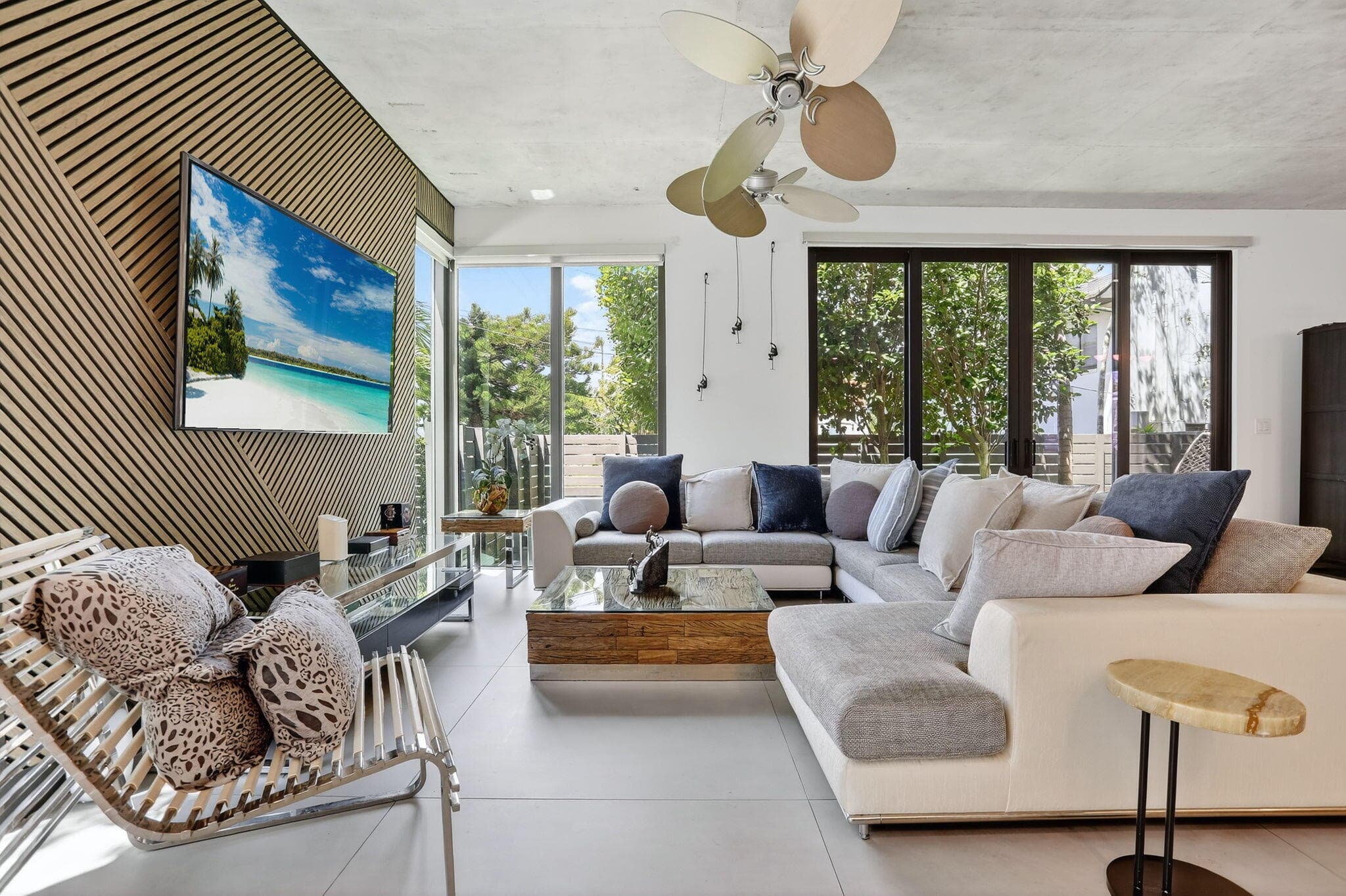 925 NE 6th Street, Fort Lauderdale, FL 33304 — photo 5 of 24