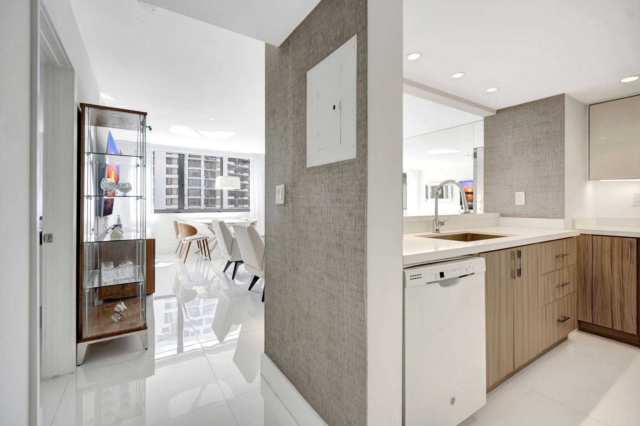 540 Brickell Key Drive 919, Miami, FL 33131 — photo 4 of 42