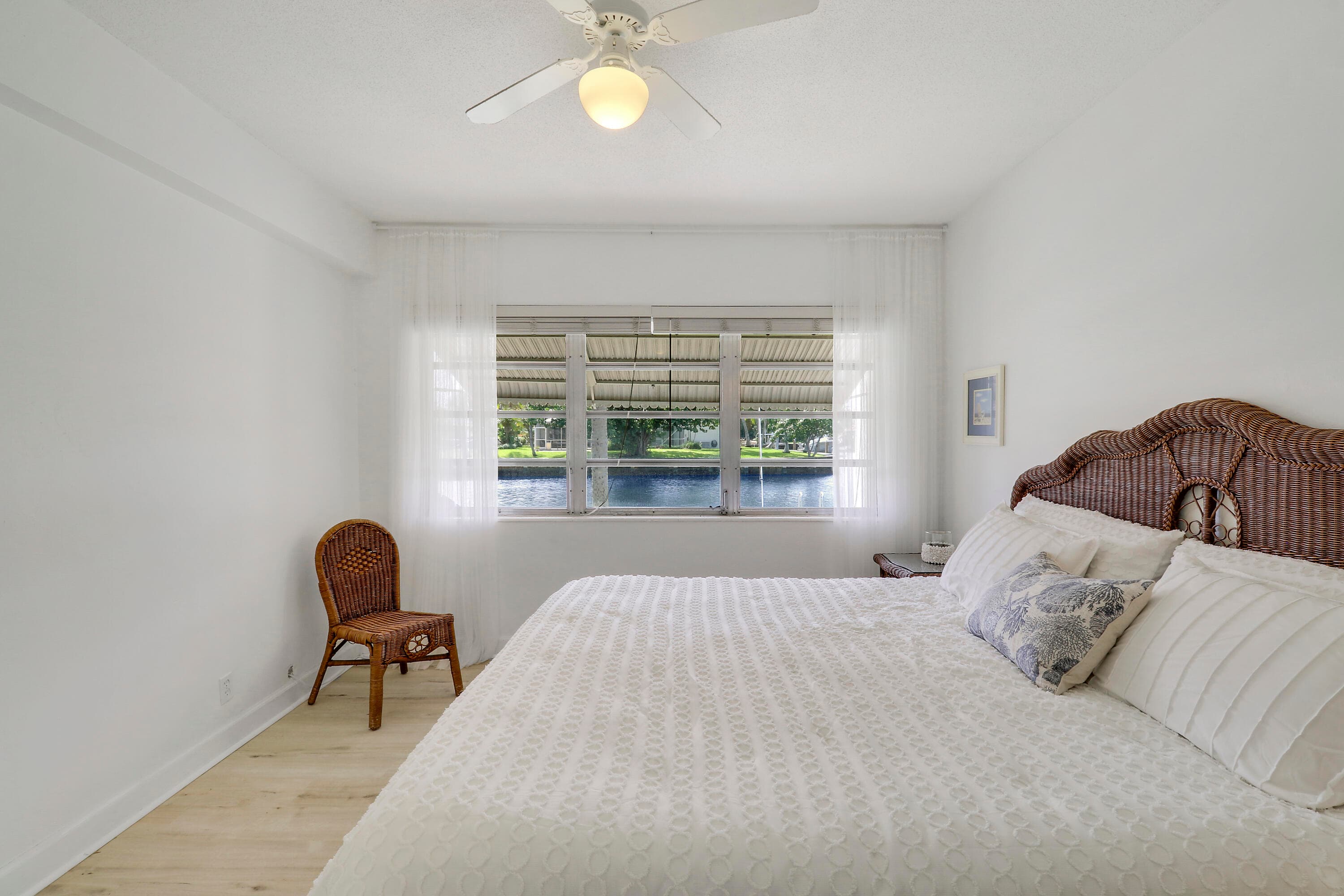 298 SE 6th Avenue 6, Pompano Beach, FL 33060 — photo 11 of 36