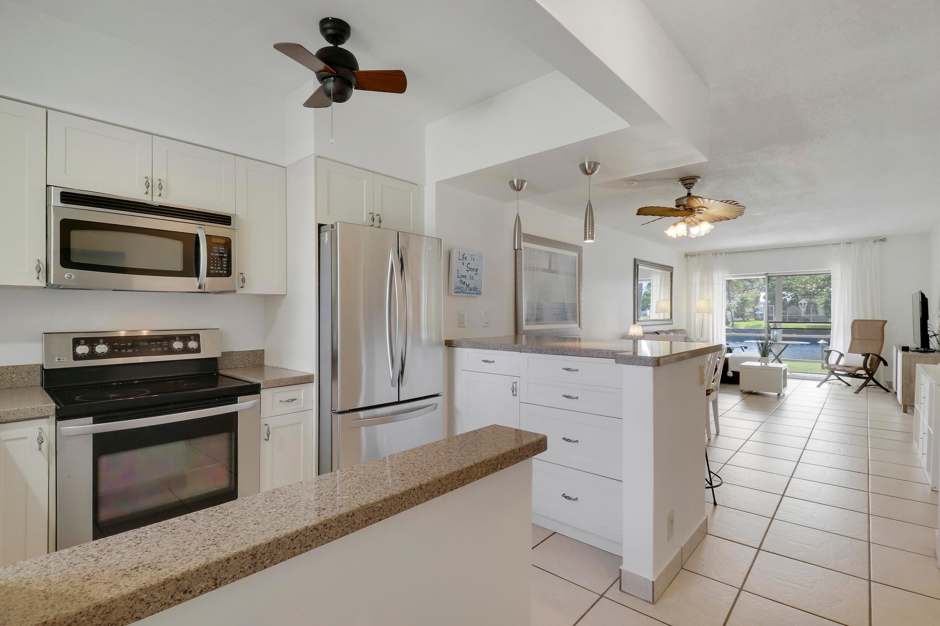 298 SE 6th Avenue 6, Pompano Beach, FL 33060 — photo 17 of 36