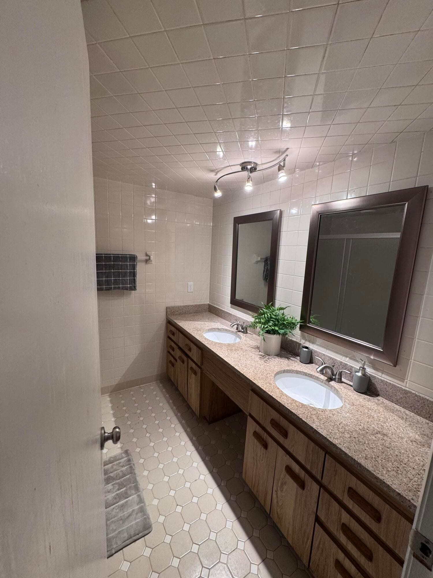 108 Lacosta Lane 611, Daytona Beach, FL 32114 — photo 5 of 6