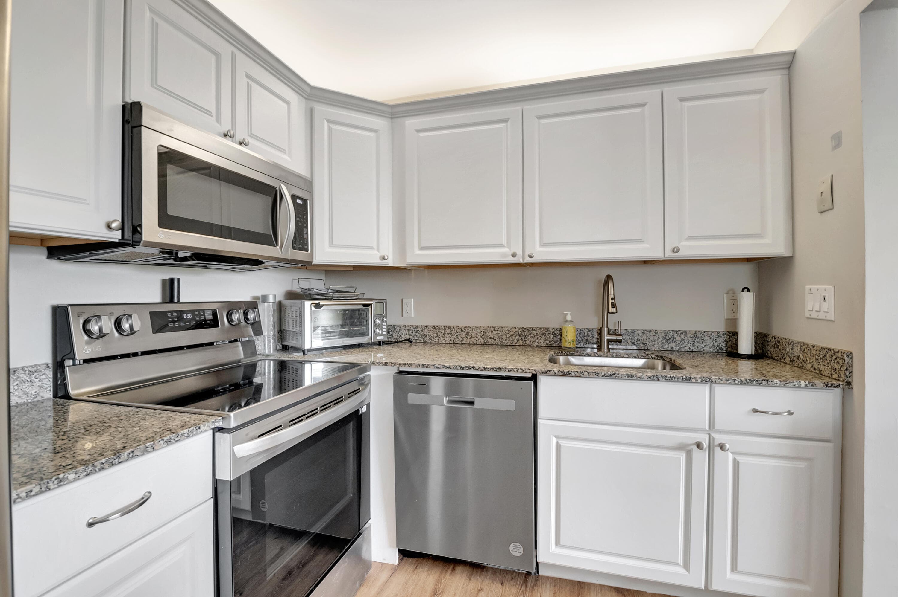 195 Monaco E 195, Delray Beach, FL 33446 — photo 11 of 64