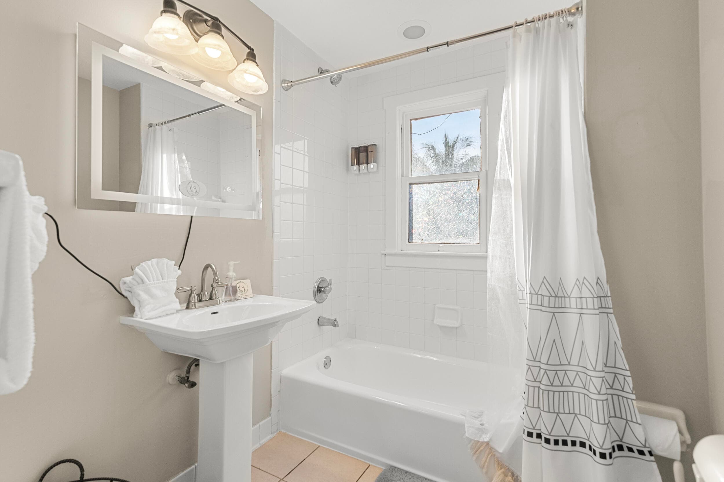 643 36th Street, West Palm Beach, FL 33407 — photo 15 of 63