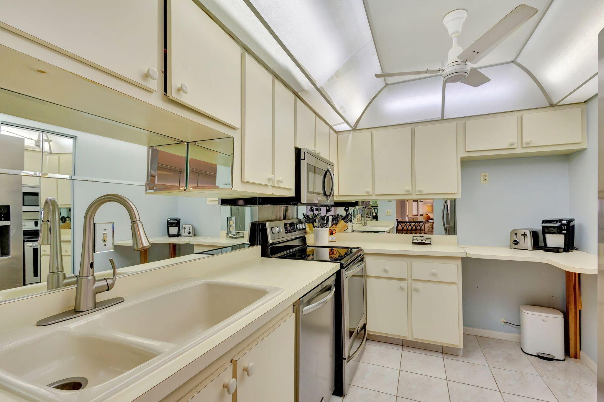 2800 N Ocean Drive A-9c, Singer Island, FL 33404 — photo 17 of 57