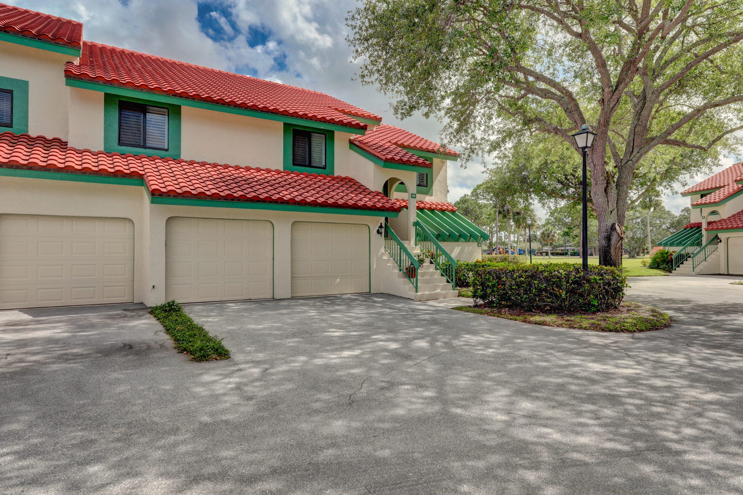 6 Lexington Lane E D, Palm Beach Gardens, FL 33418 — photo 2 of 70