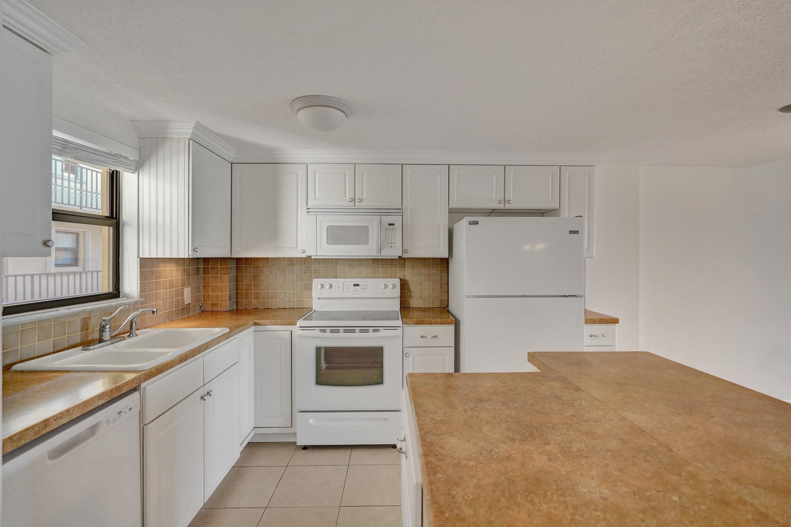 890 N Federal Highway 410, Lantana, FL 33462 — photo 8 of 54