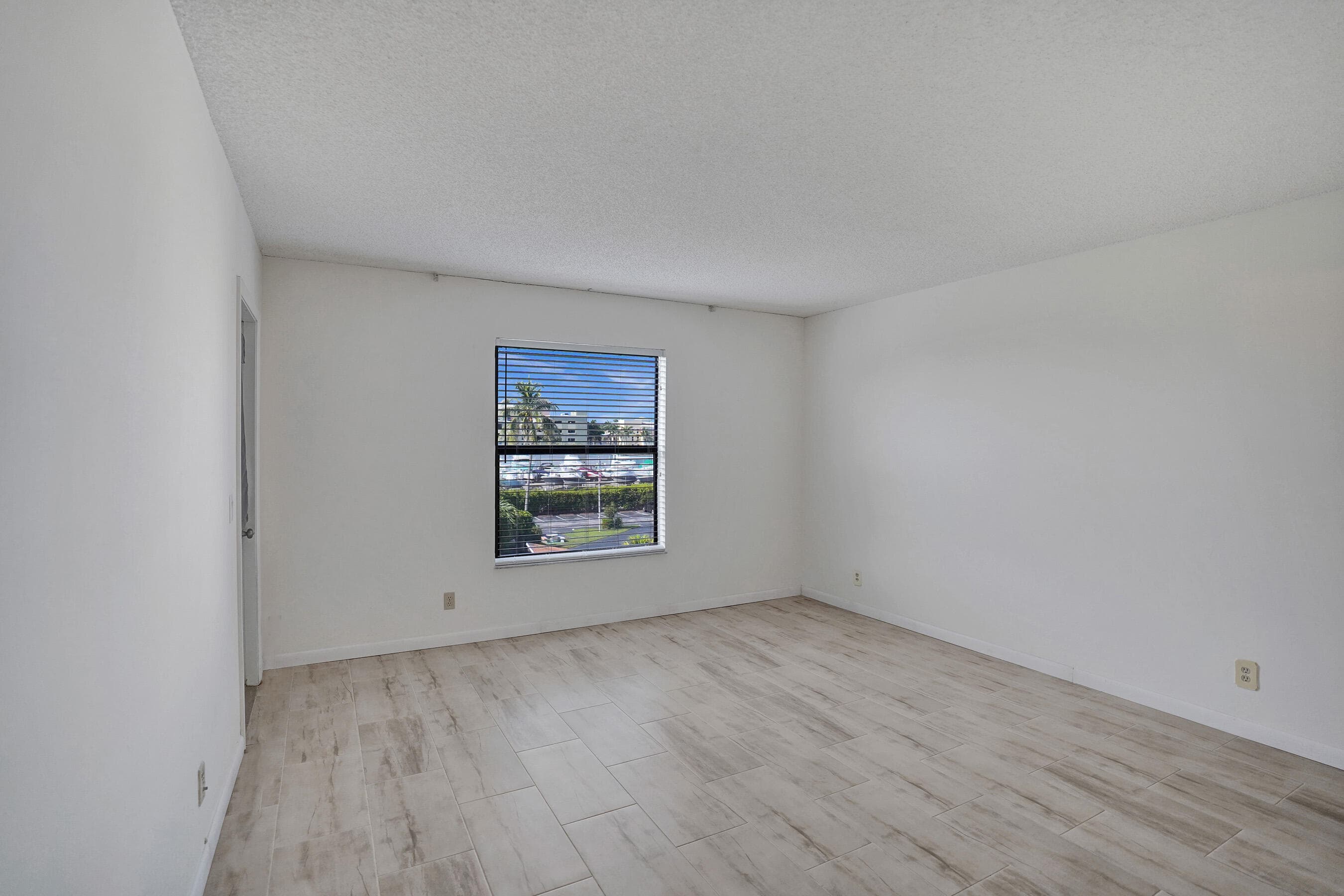 890 N Federal Highway 410, Lantana, FL 33462 — photo 26 of 54