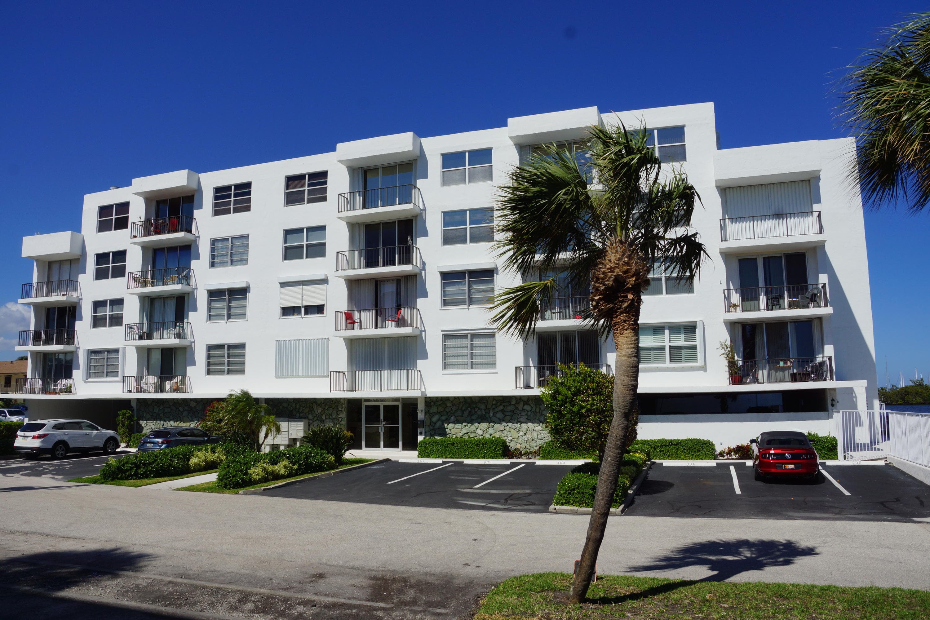 301 Croton Avenue 406, Lantana, FL 33462 — photo 2 of 21