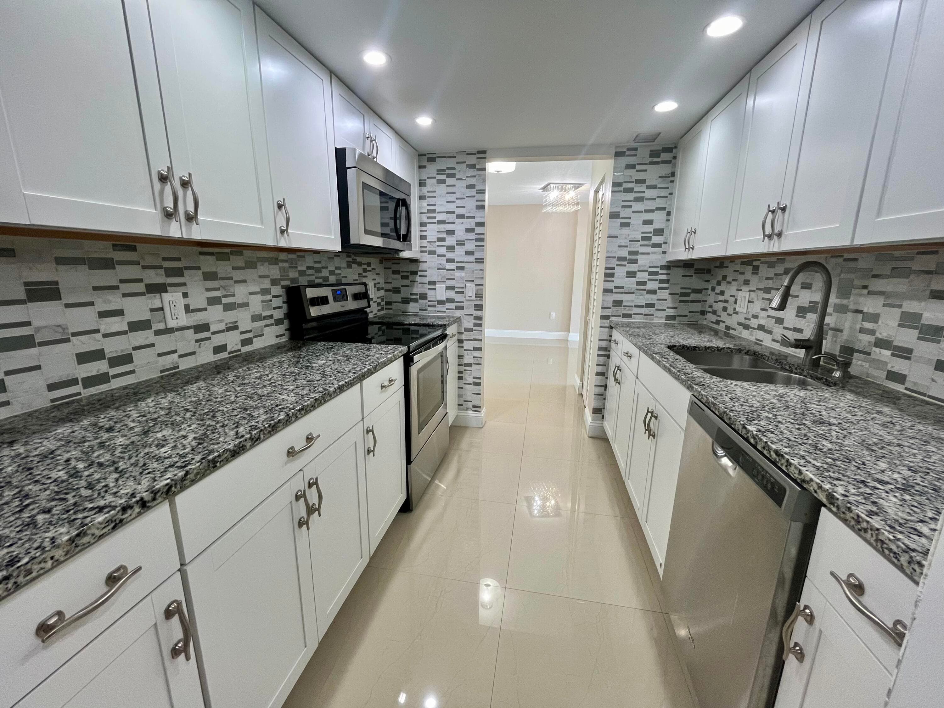 301 Croton Avenue 406, Lantana, FL 33462 — photo 15 of 21