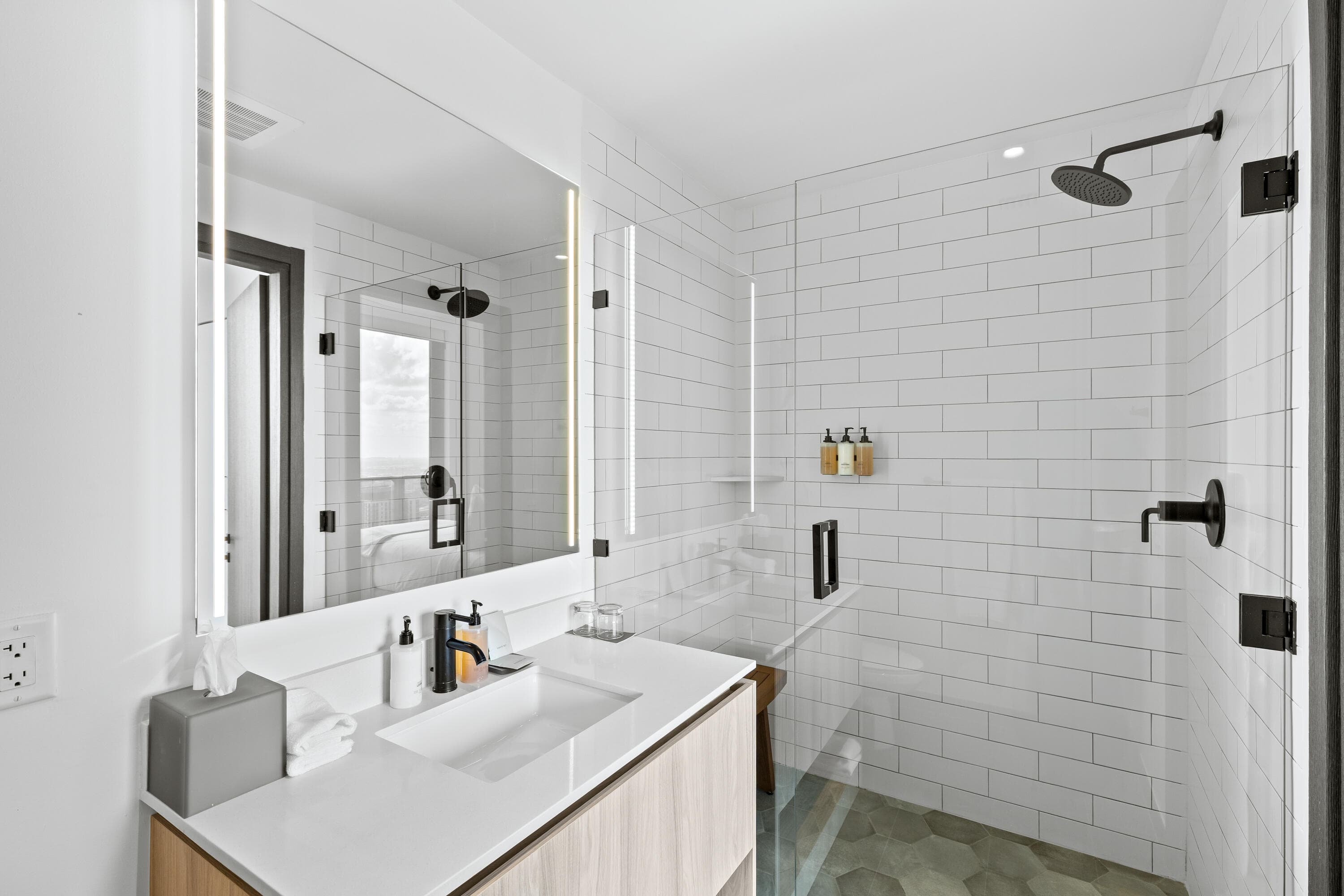 398 NE 5th Street 4618, Miami, FL 33132 — photo 18 of 80