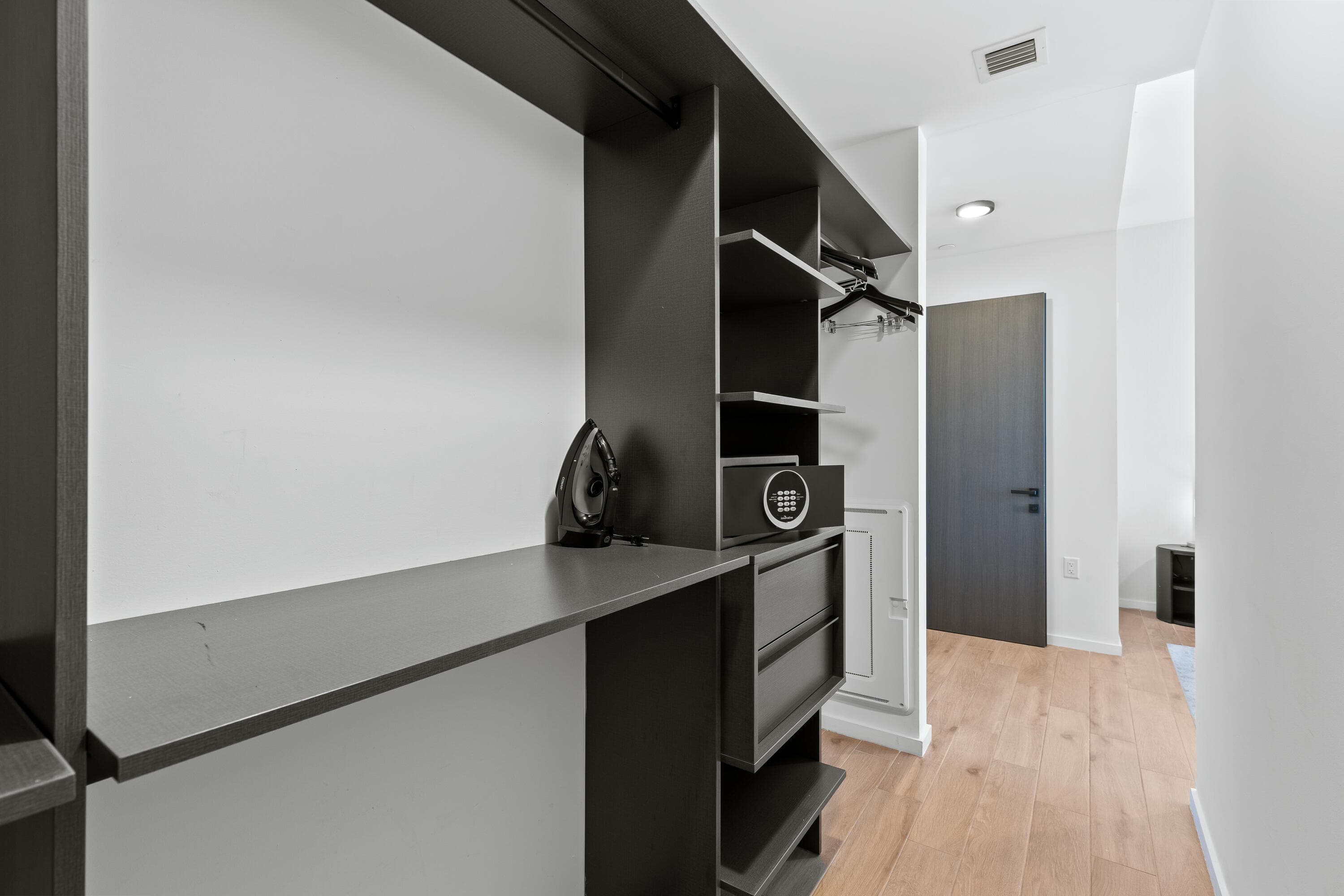398 NE 5th Street 4618, Miami, FL 33132 — photo 17 of 80