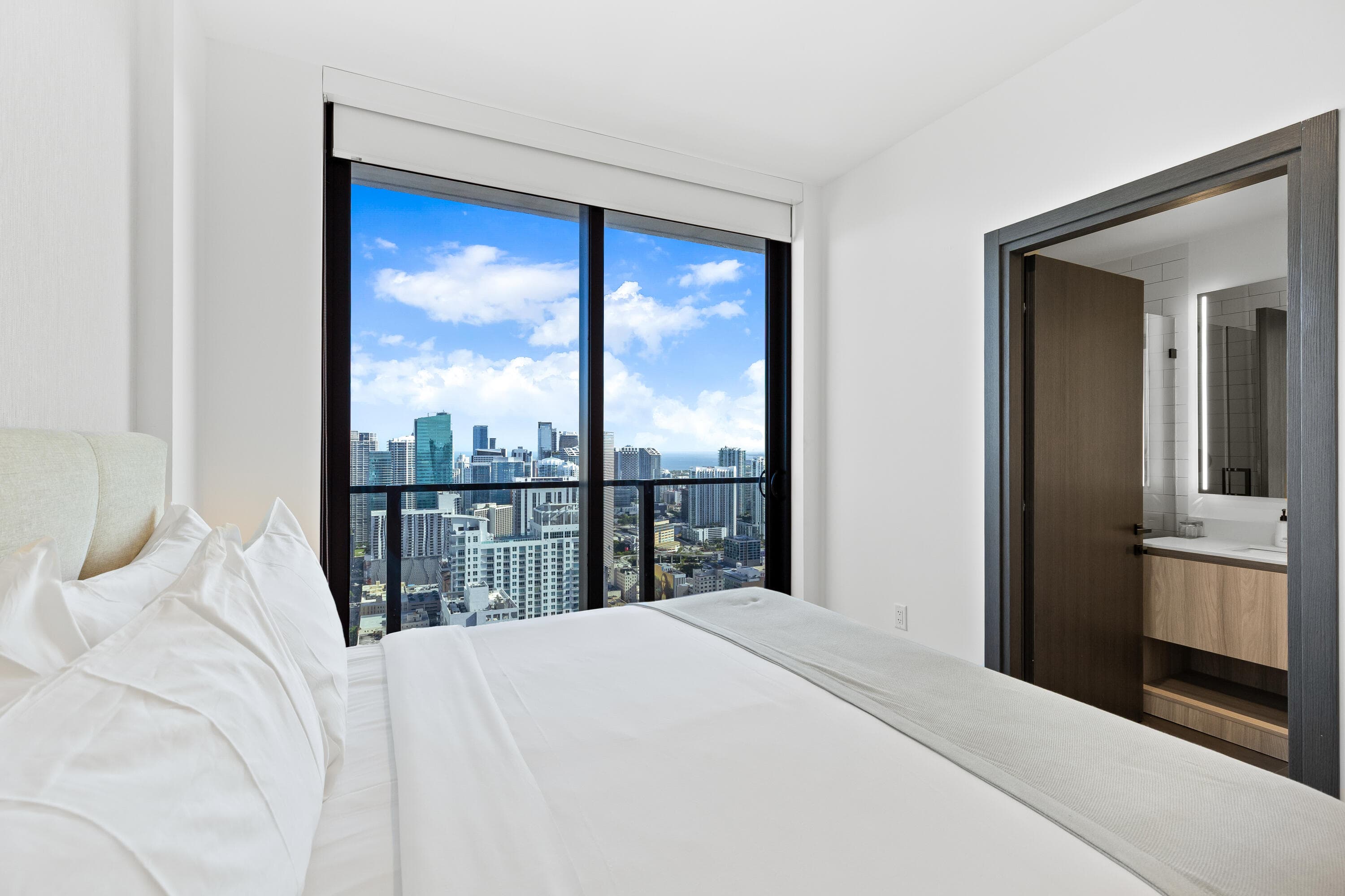 398 NE 5th Street 4618, Miami, FL 33132 — photo 27 of 80