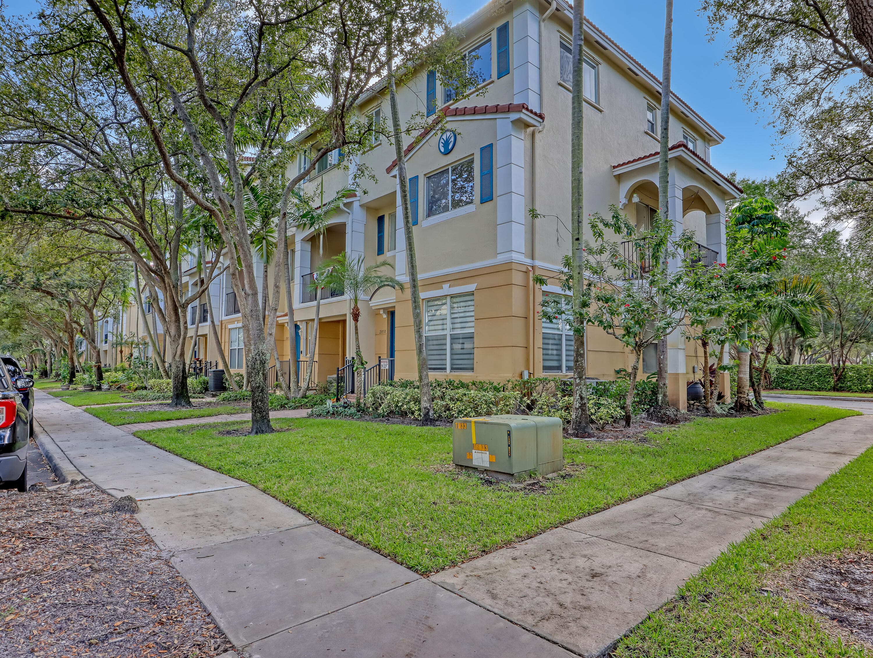 2850 S Oasis Drive, Boynton Beach, FL 33426 — photo 1 of 52