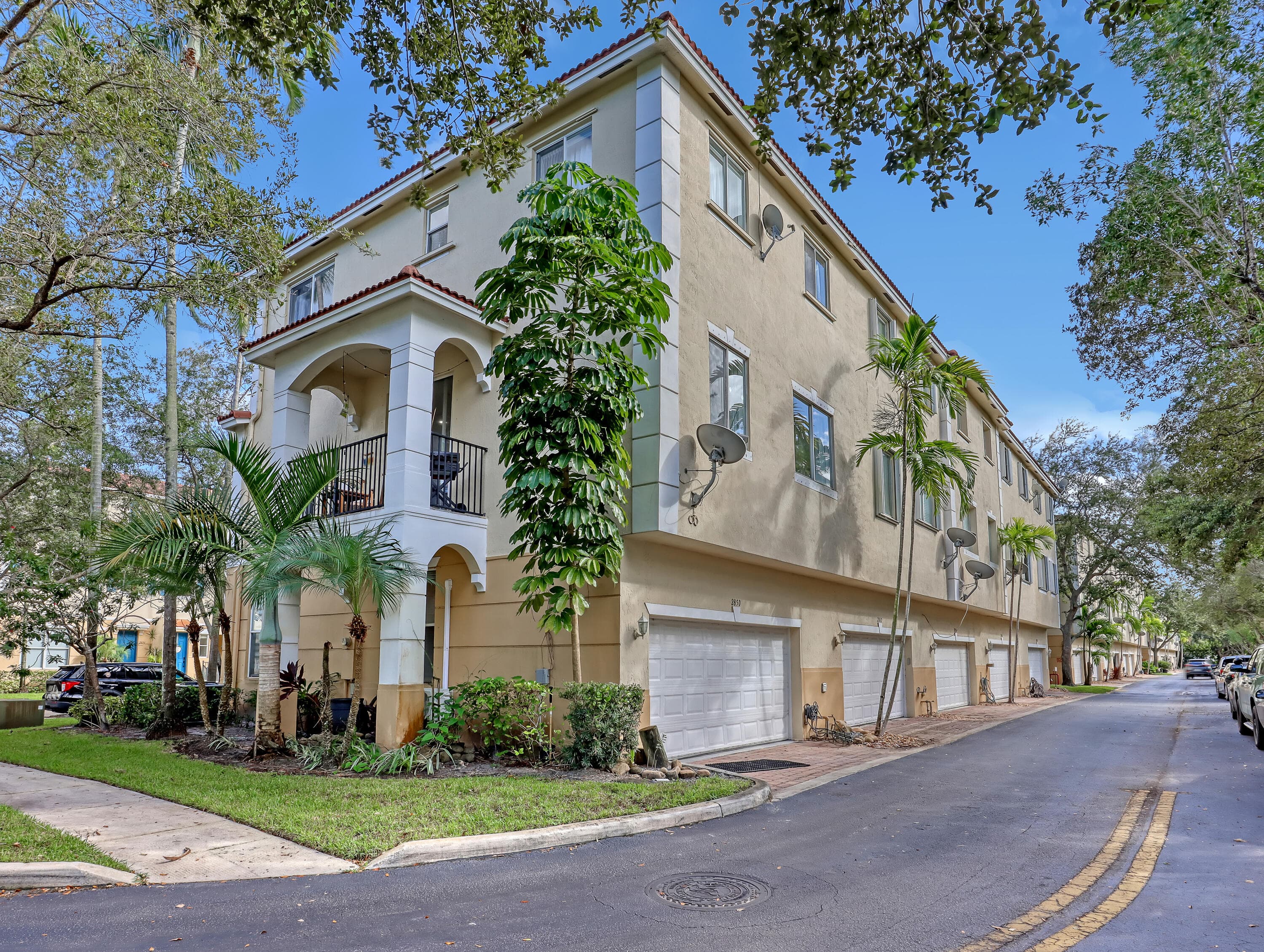 2850 S Oasis Drive, Boynton Beach, FL 33426 — photo 2 of 52